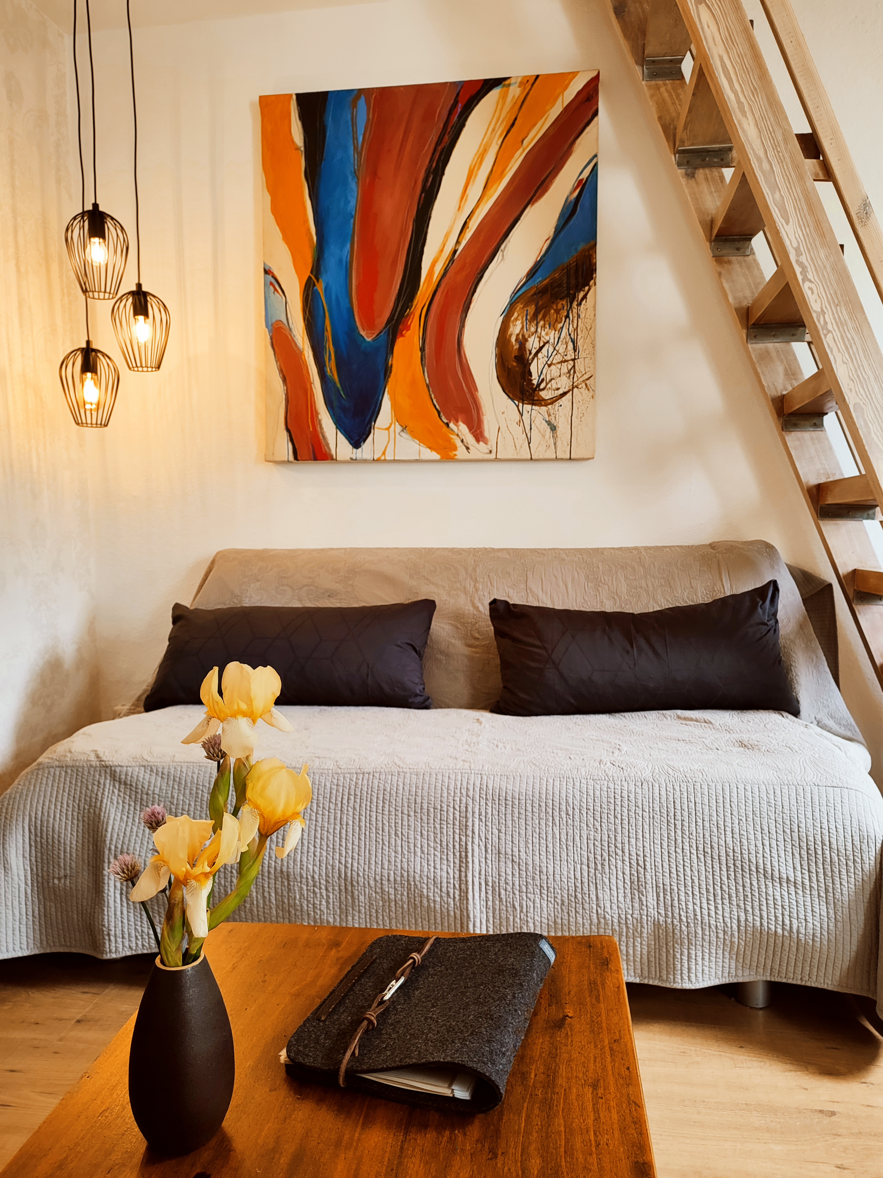 System.Collections.Generic.List`1[BluePillow.Application.SearchEngine.Dto.PhotoDto]?.ElementAt(2)?.Caption