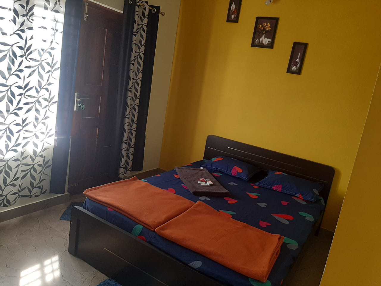 System.Collections.Generic.List`1[BluePillow.Application.SearchEngine.Dto.PhotoDto]?.ElementAt(1)?.Caption