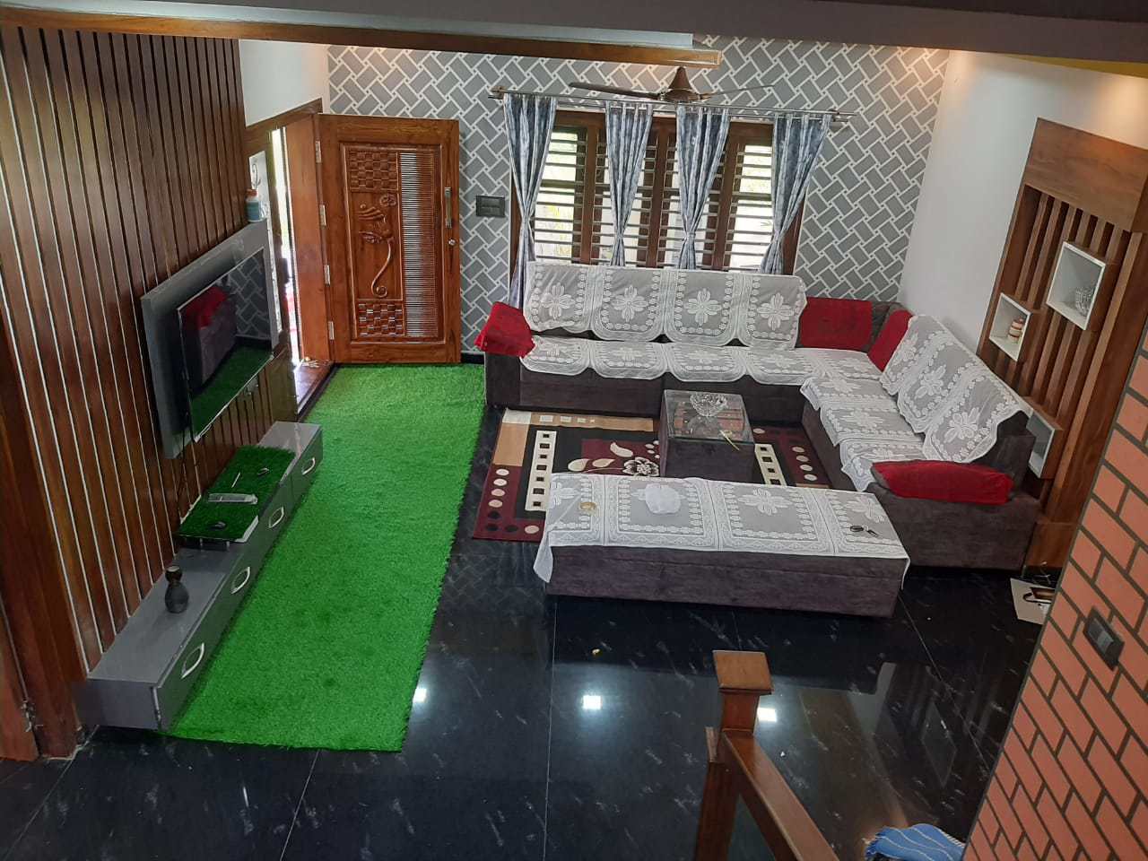 System.Collections.Generic.List`1[BluePillow.Application.SearchEngine.Dto.PhotoDto]?.ElementAt(3)?.Caption