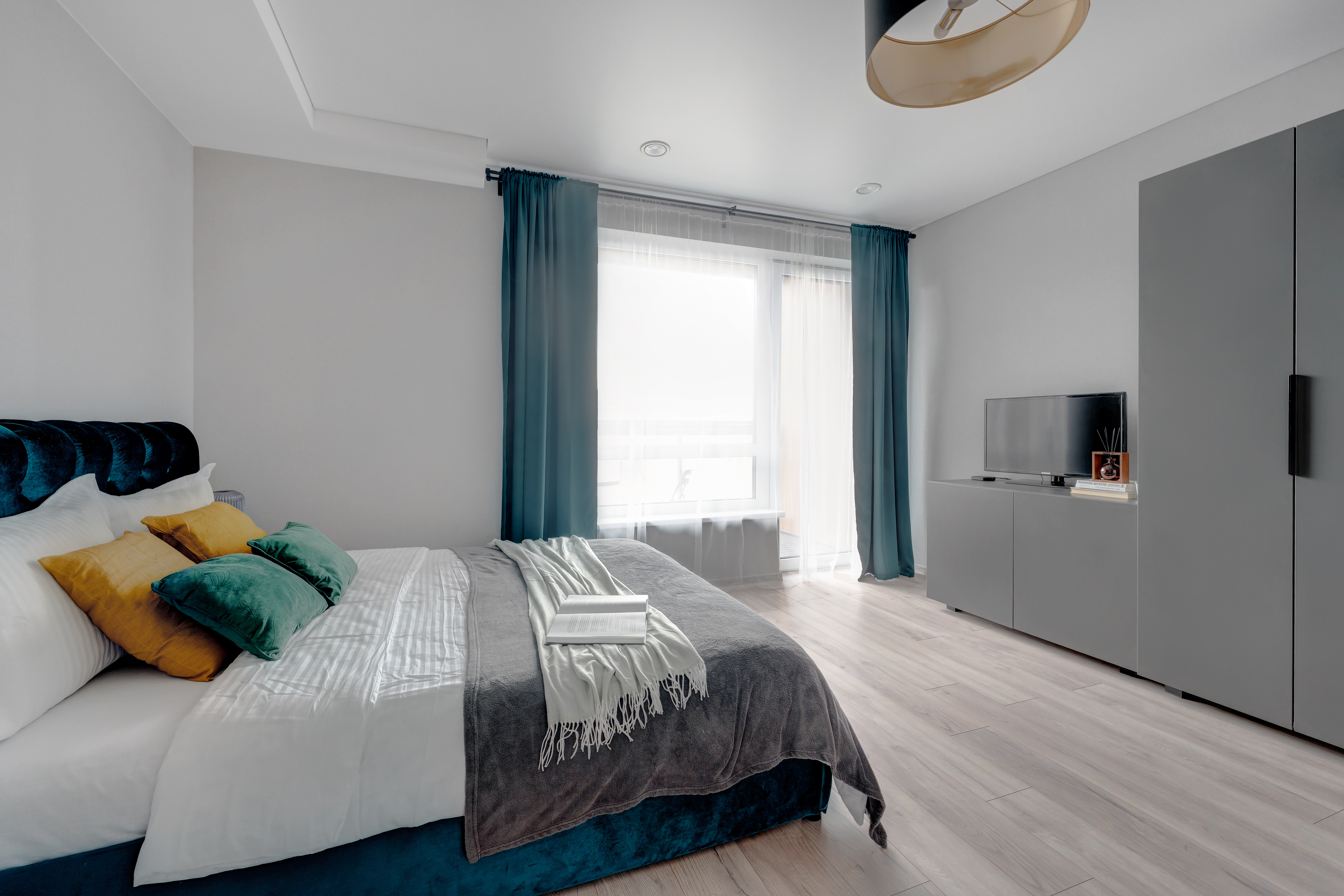 System.Collections.Generic.List`1[BluePillow.Application.SearchEngine.Dto.PhotoDto]?.ElementAt(0)?.Caption