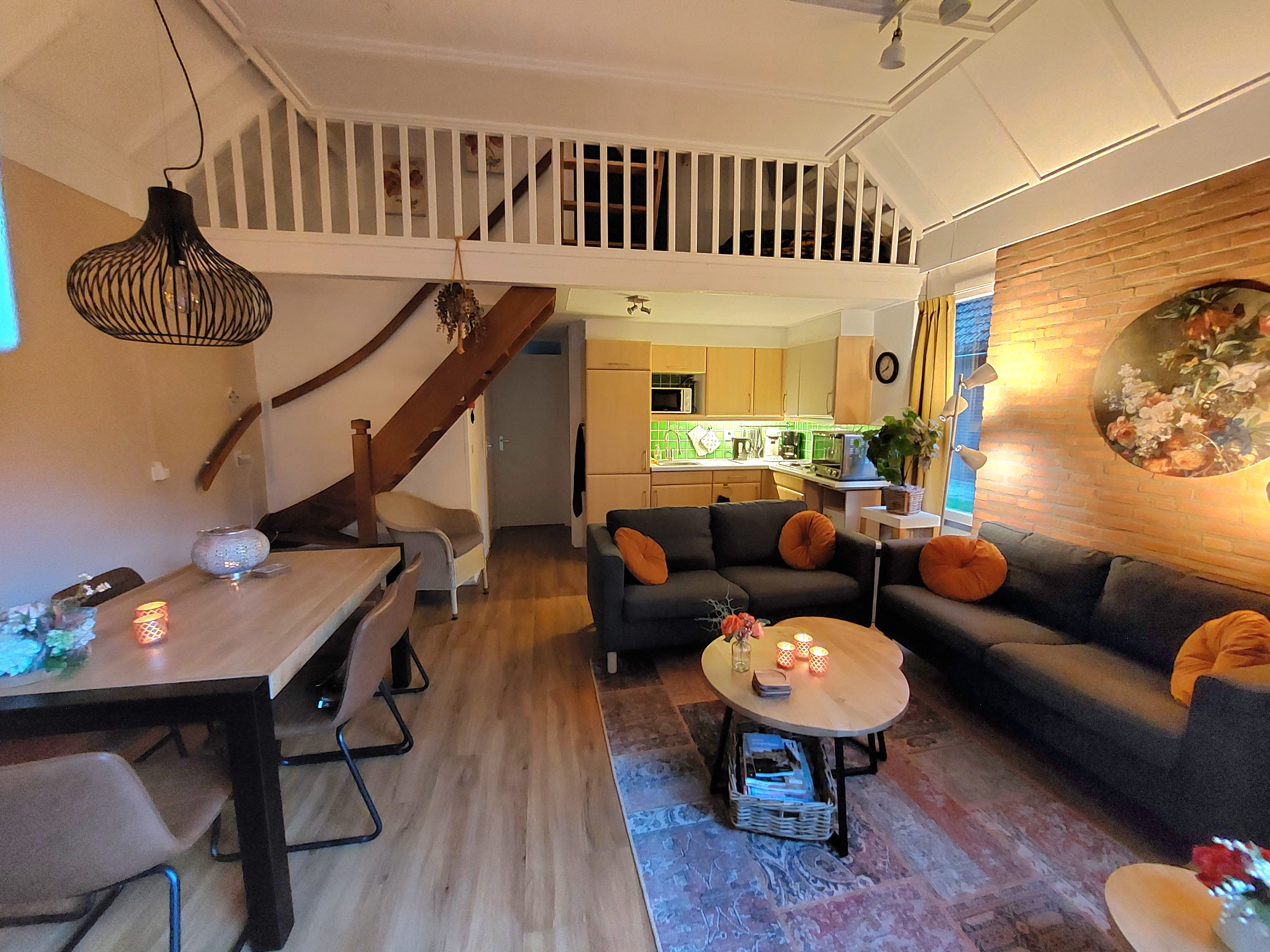 System.Collections.Generic.List`1[BluePillow.Application.SearchEngine.Dto.PhotoDto]?.ElementAt(2)?.Caption