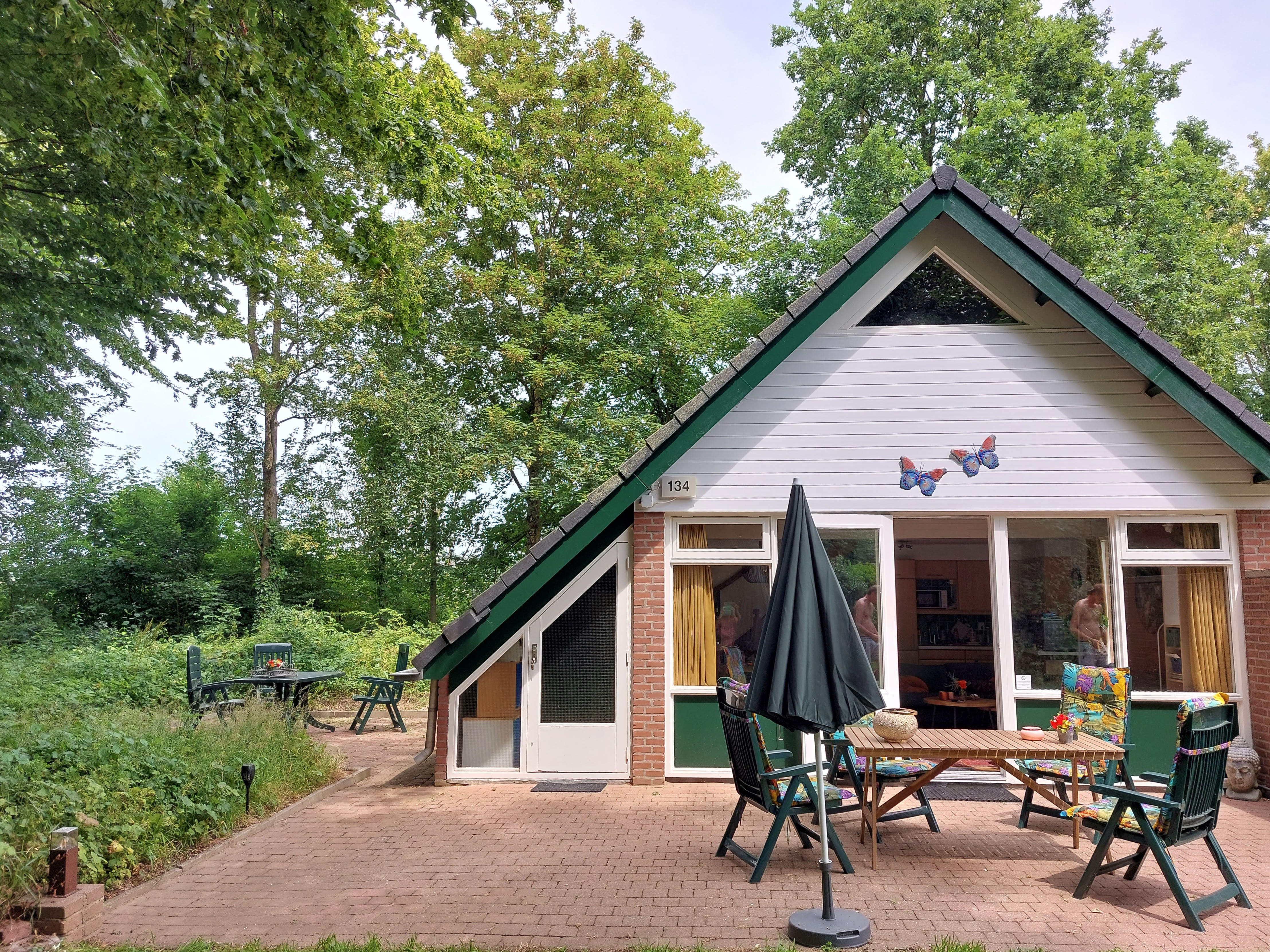 System.Collections.Generic.List`1[BluePillow.Application.SearchEngine.Dto.PhotoDto]?.ElementAt(0)?.Caption