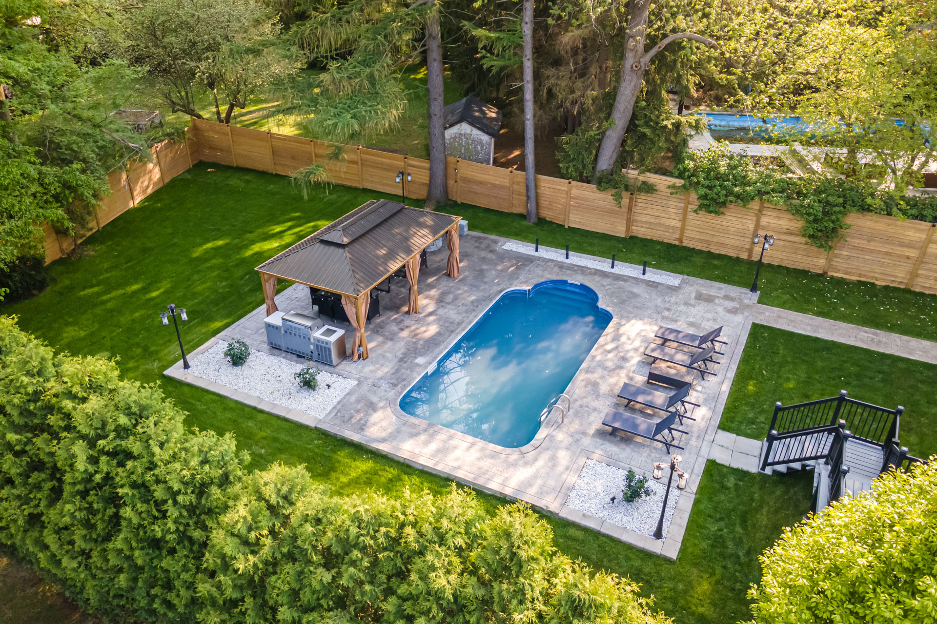 System.Collections.Generic.List`1[BluePillow.Application.SearchEngine.Dto.PhotoDto]?.ElementAt(0)?.Caption