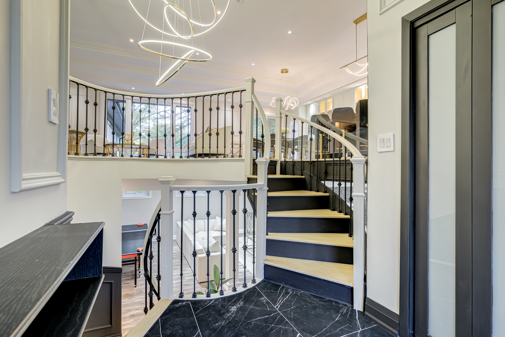 System.Collections.Generic.List`1[BluePillow.Application.SearchEngine.Dto.PhotoDto]?.ElementAt(3)?.Caption