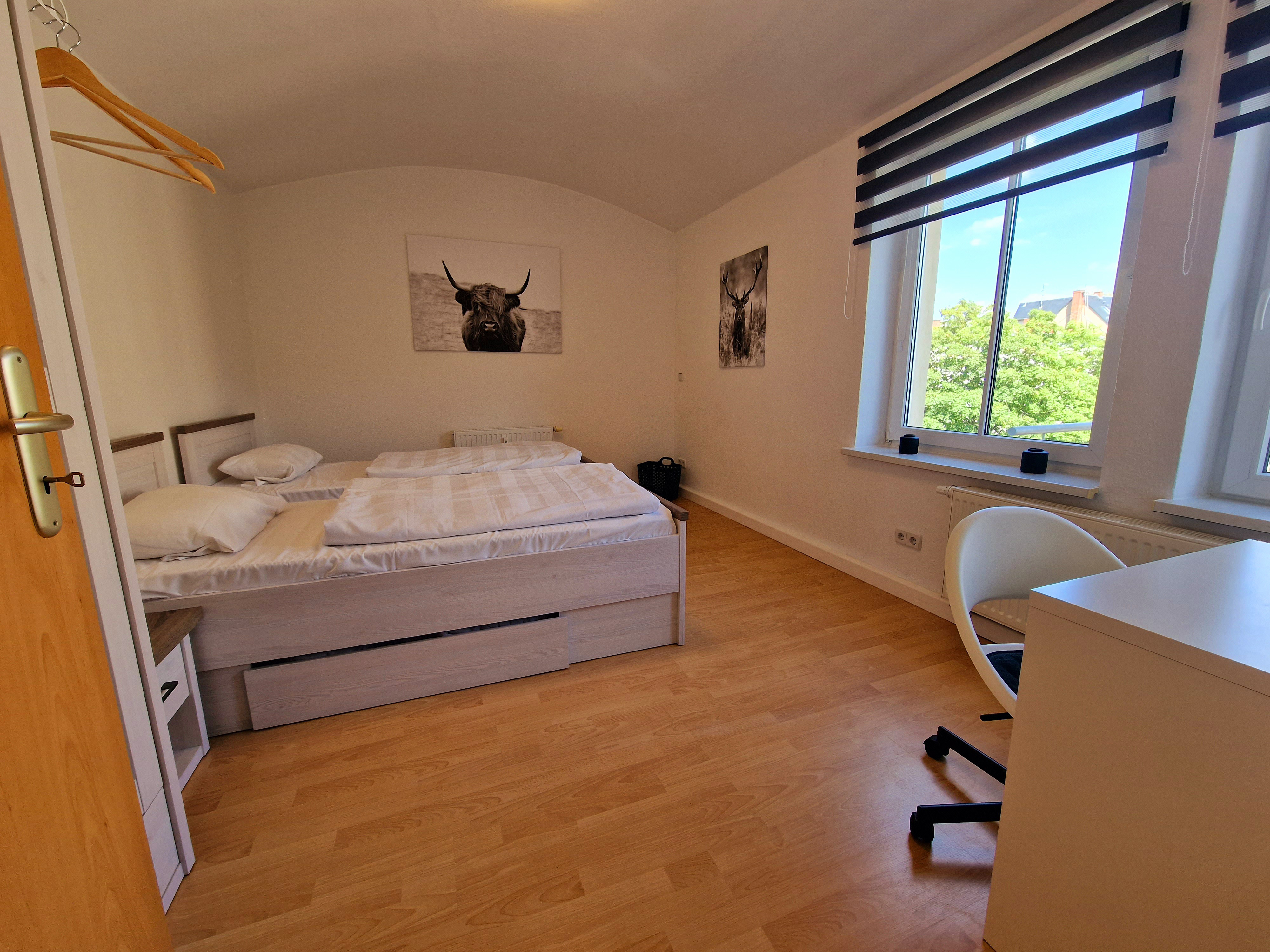 System.Collections.Generic.List`1[BluePillow.Application.SearchEngine.Dto.PhotoDto]?.ElementAt(2)?.Caption