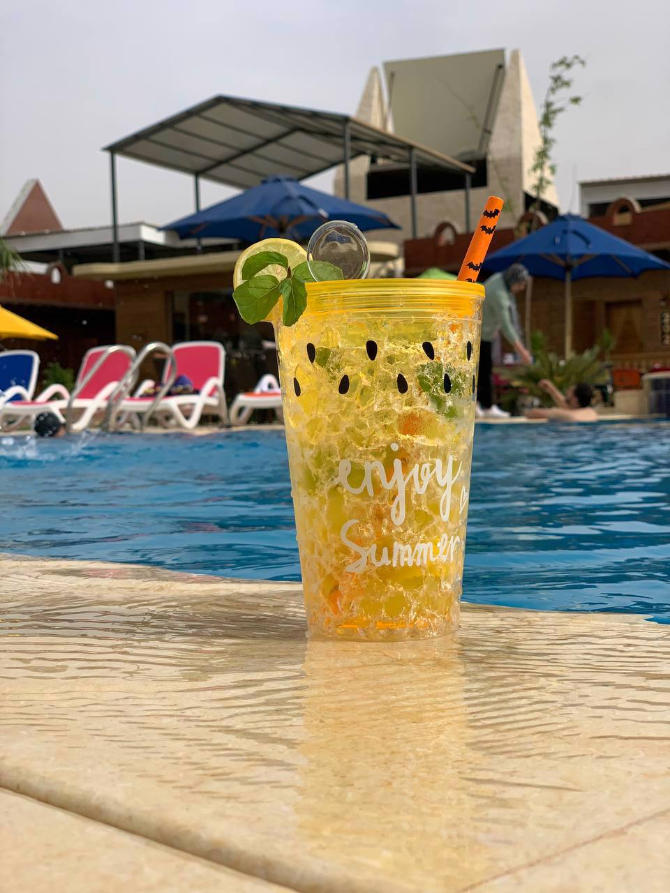 System.Collections.Generic.List`1[BluePillow.Application.SearchEngine.Dto.PhotoDto]?.ElementAt(3)?.Caption