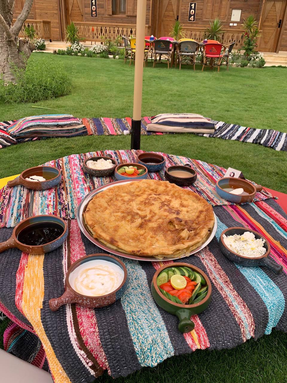 System.Collections.Generic.List`1[BluePillow.Application.SearchEngine.Dto.PhotoDto]?.ElementAt(1)?.Caption