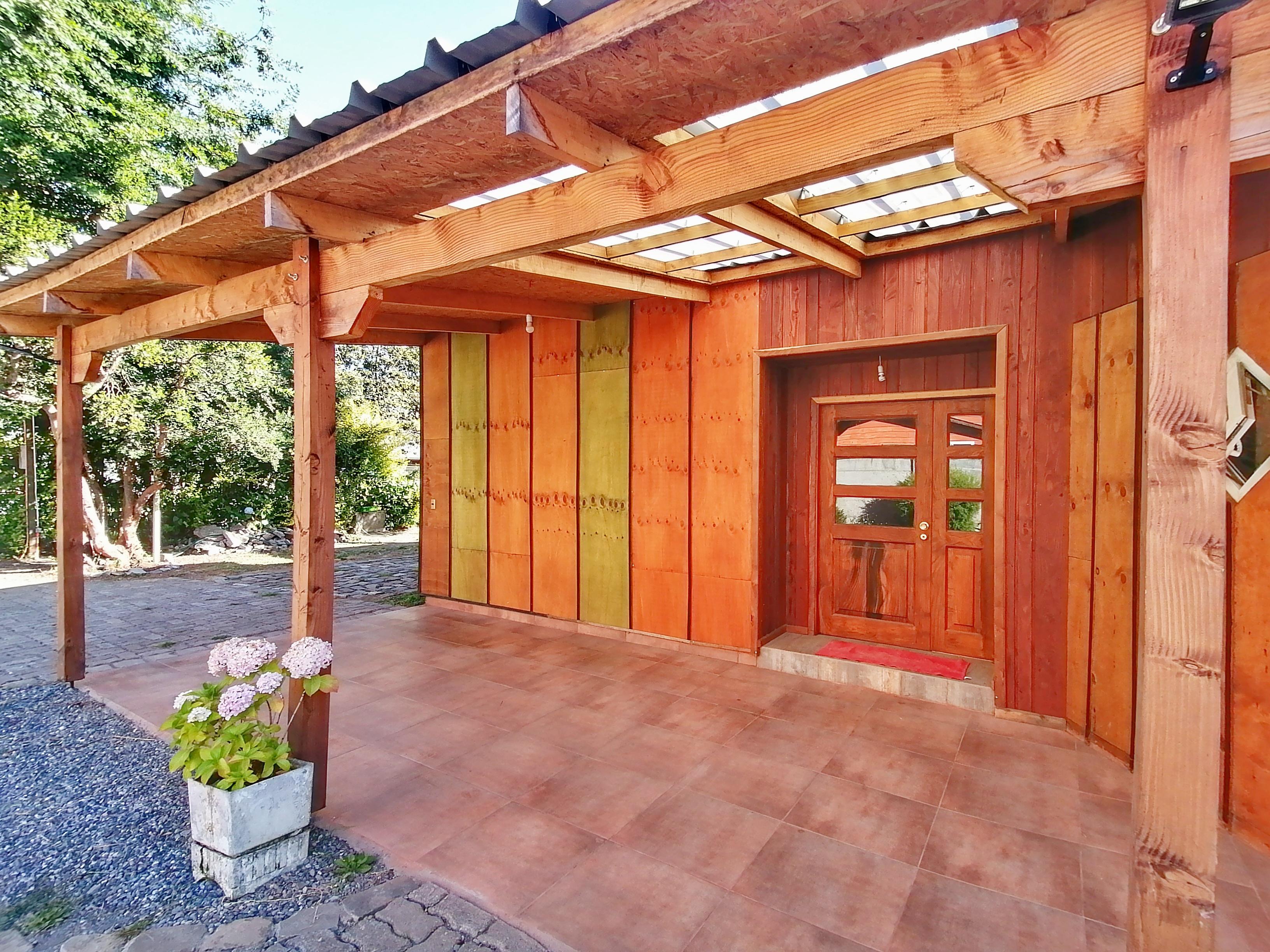 System.Collections.Generic.List`1[BluePillow.Application.SearchEngine.Dto.PhotoDto]?.ElementAt(2)?.Caption