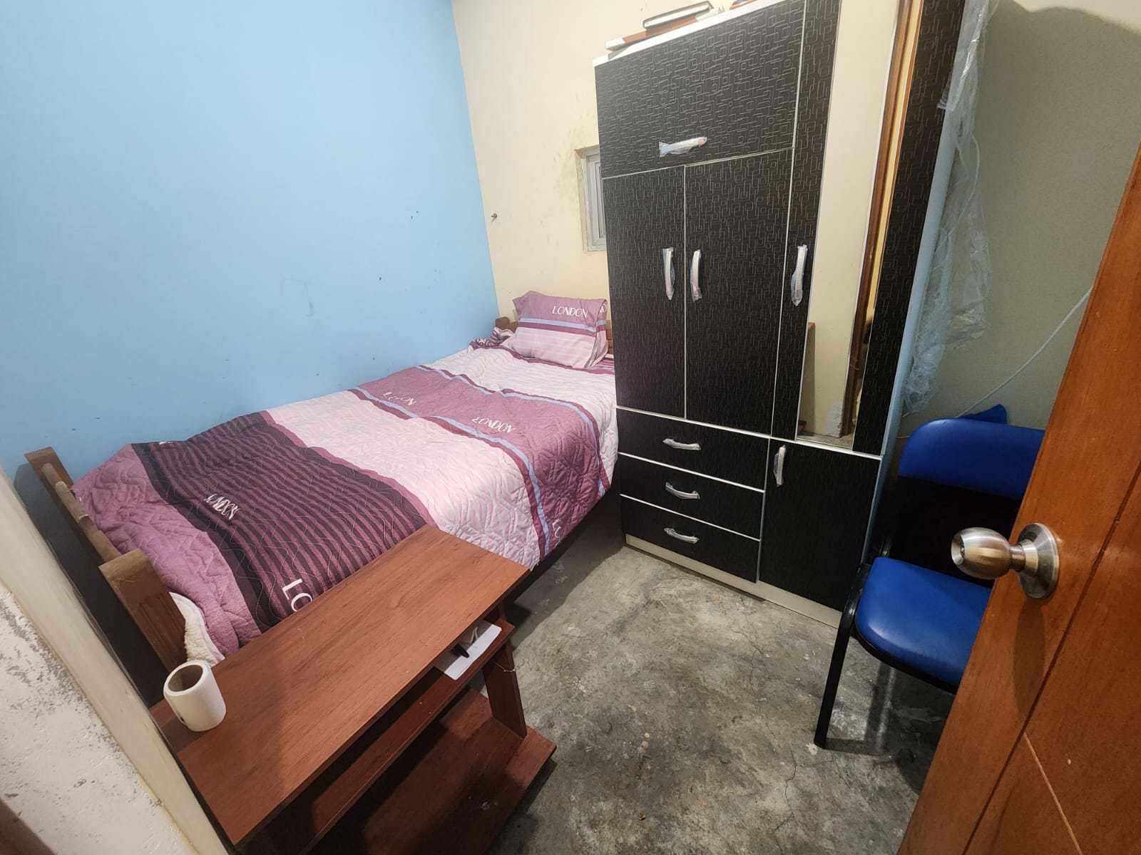 System.Collections.Generic.List`1[BluePillow.Application.SearchEngine.Dto.PhotoDto]?.ElementAt(0)?.Caption