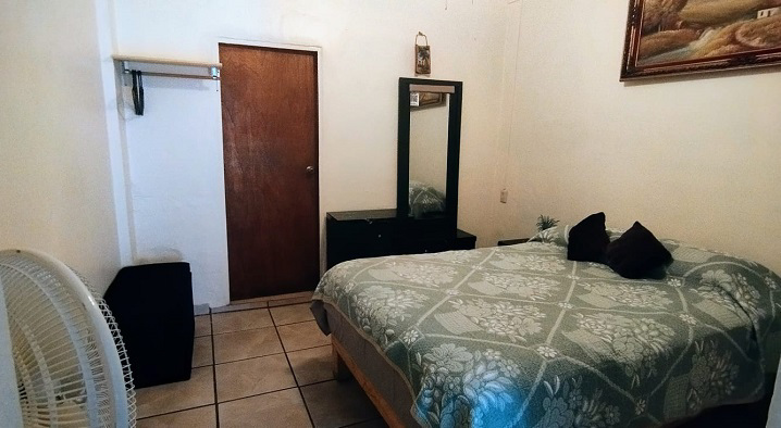 System.Collections.Generic.List`1[BluePillow.Application.SearchEngine.Dto.PhotoDto]?.ElementAt(0)?.Caption