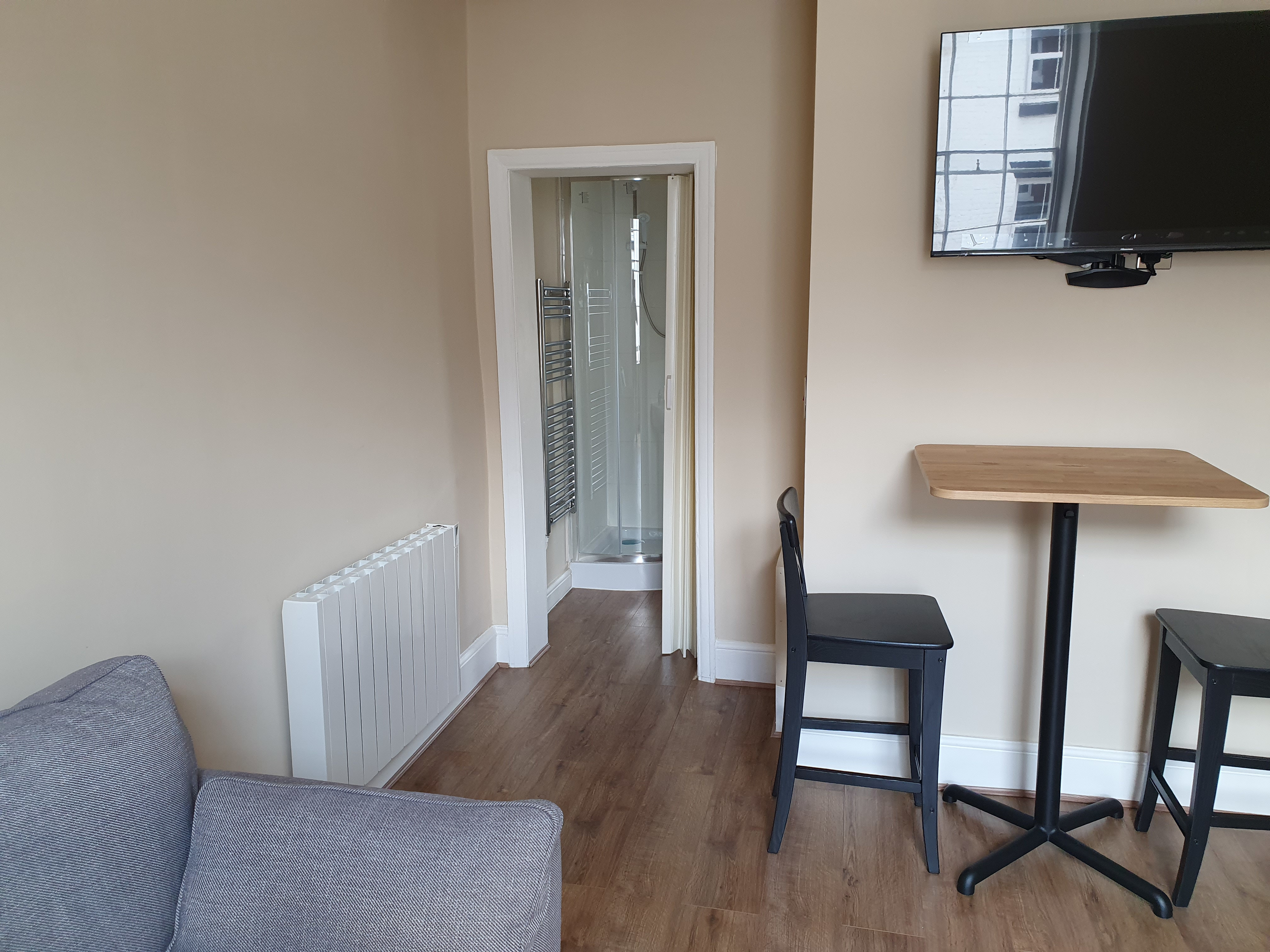 System.Collections.Generic.List`1[BluePillow.Application.SearchEngine.Dto.PhotoDto]?.ElementAt(1)?.Caption