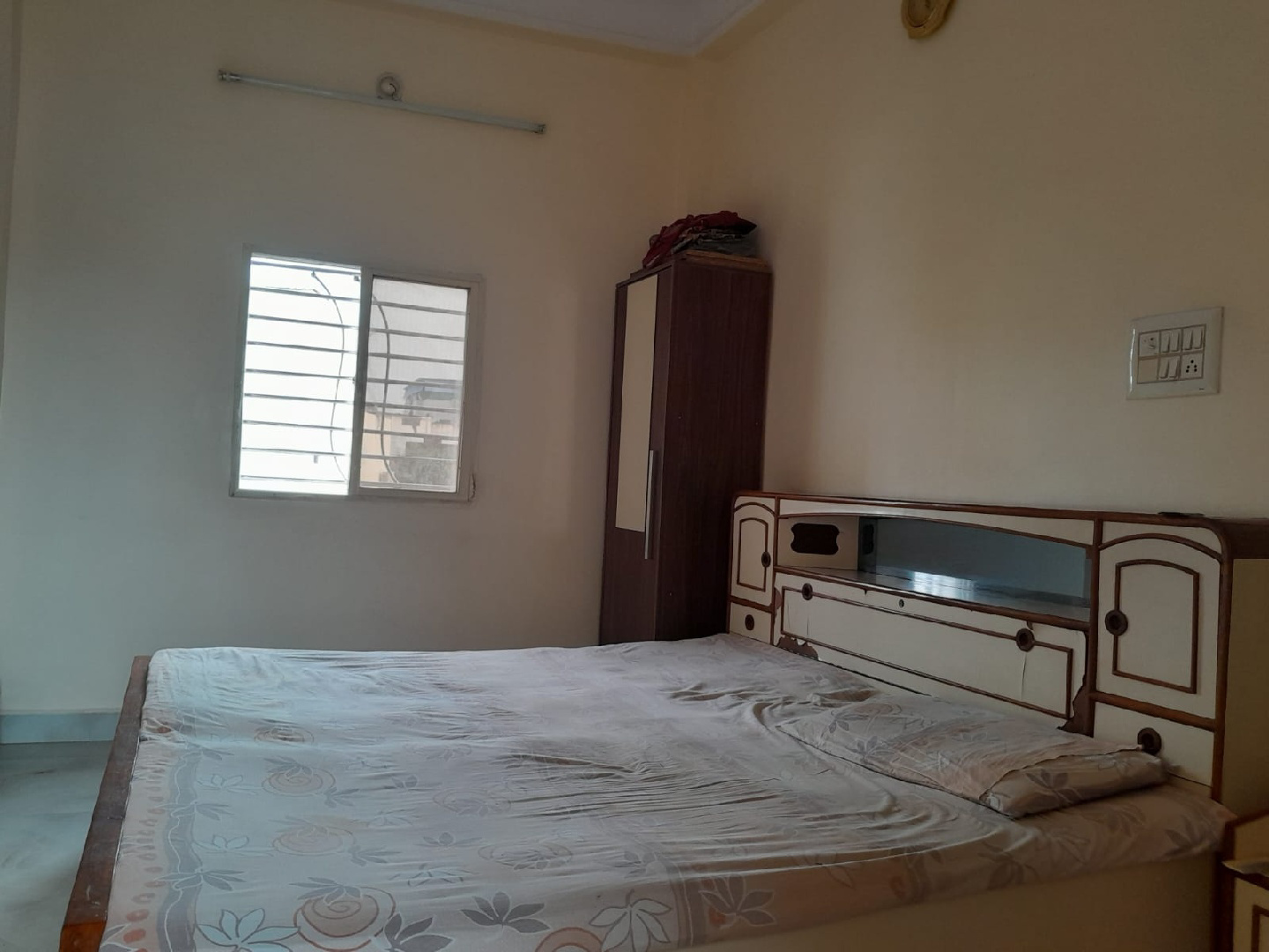 System.Collections.Generic.List`1[BluePillow.Application.SearchEngine.Dto.PhotoDto]?.ElementAt(0)?.Caption