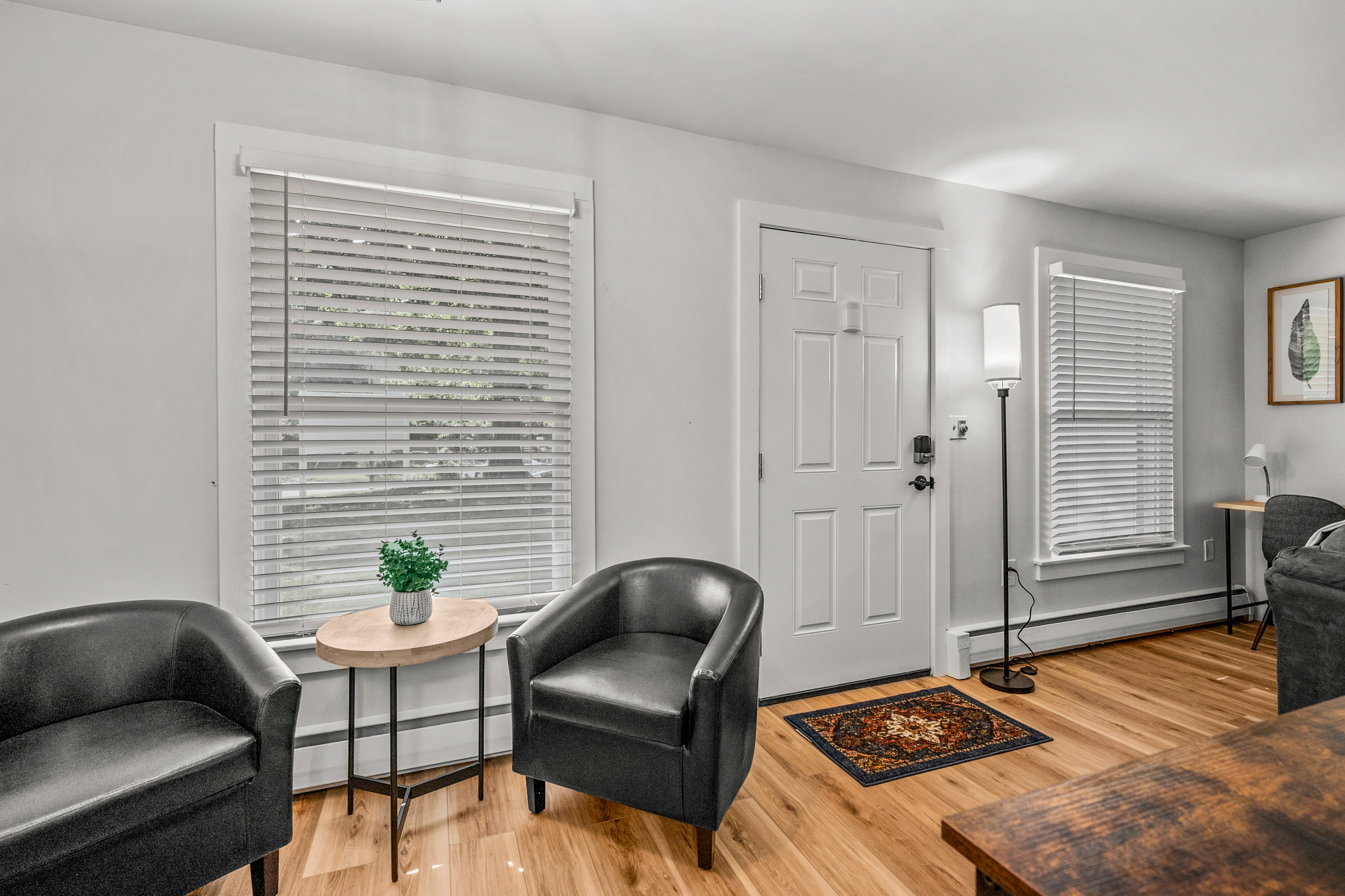 System.Collections.Generic.List`1[BluePillow.Application.SearchEngine.Dto.PhotoDto]?.ElementAt(3)?.Caption