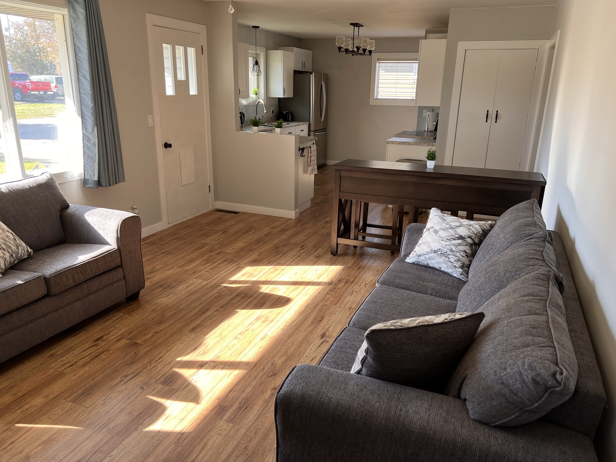 System.Collections.Generic.List`1[BluePillow.Application.SearchEngine.Dto.PhotoDto]?.ElementAt(1)?.Caption