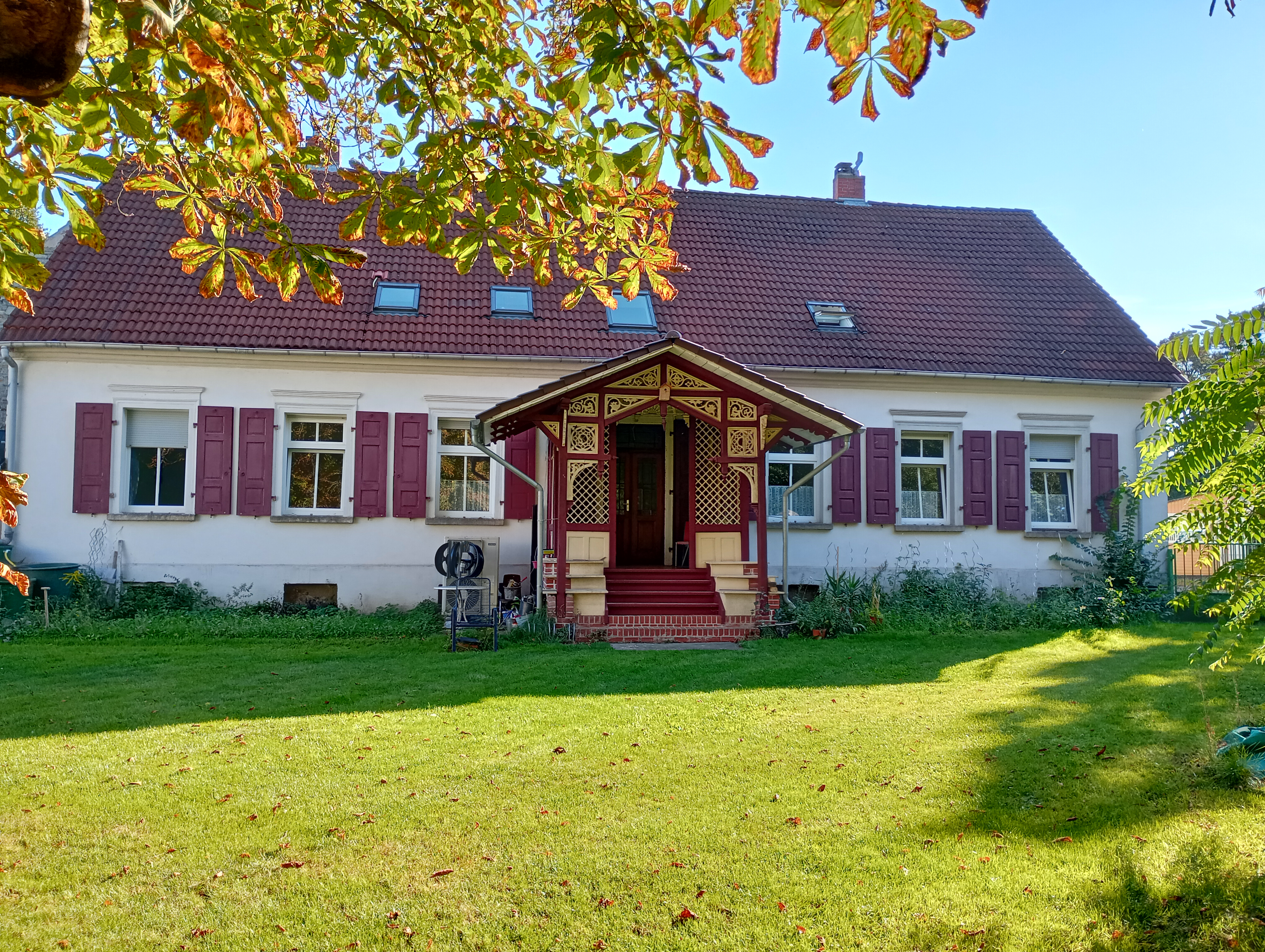 System.Collections.Generic.List`1[BluePillow.Application.SearchEngine.Dto.PhotoDto]?.ElementAt(0)?.Caption