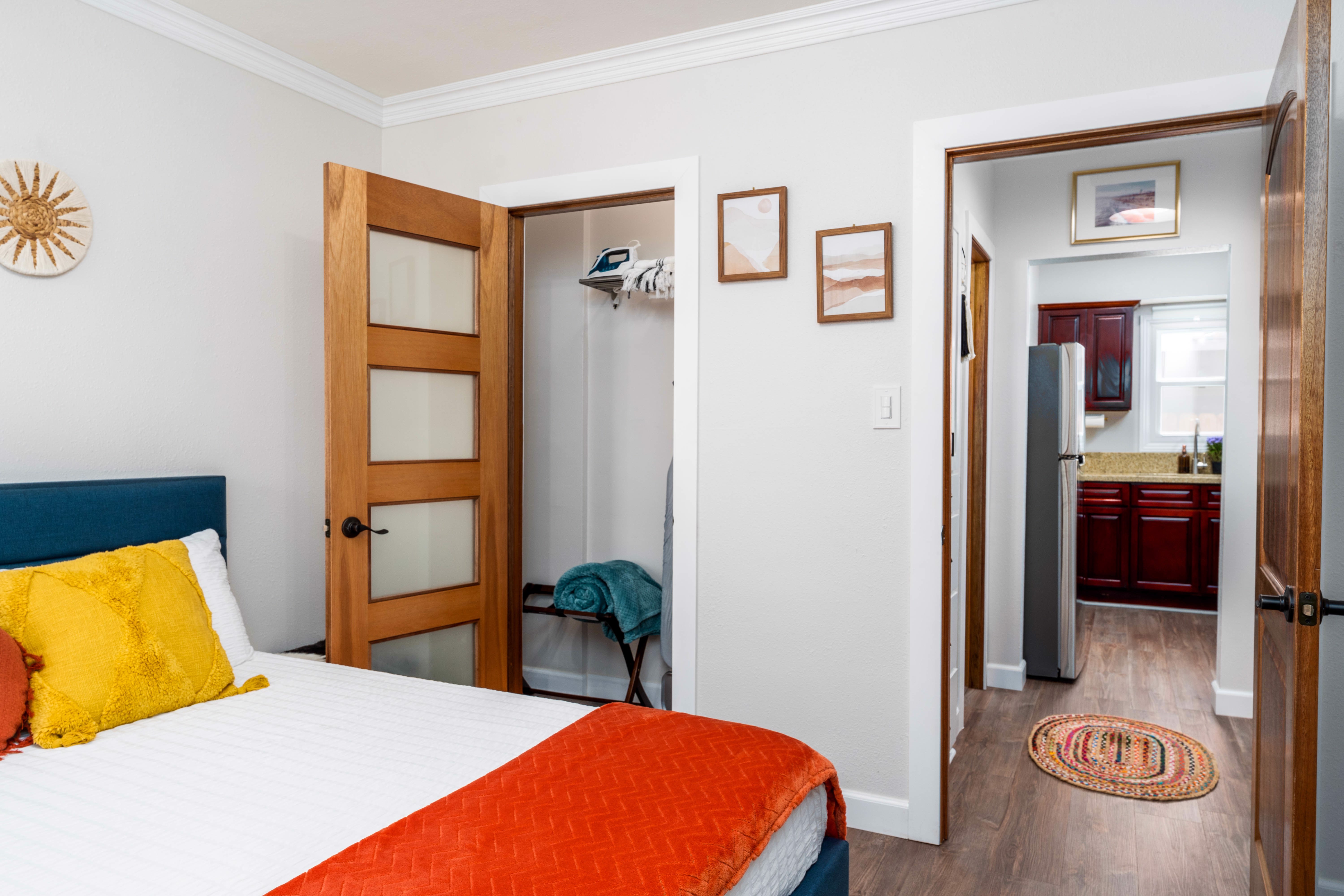 System.Collections.Generic.List`1[BluePillow.Application.SearchEngine.Dto.PhotoDto]?.ElementAt(2)?.Caption