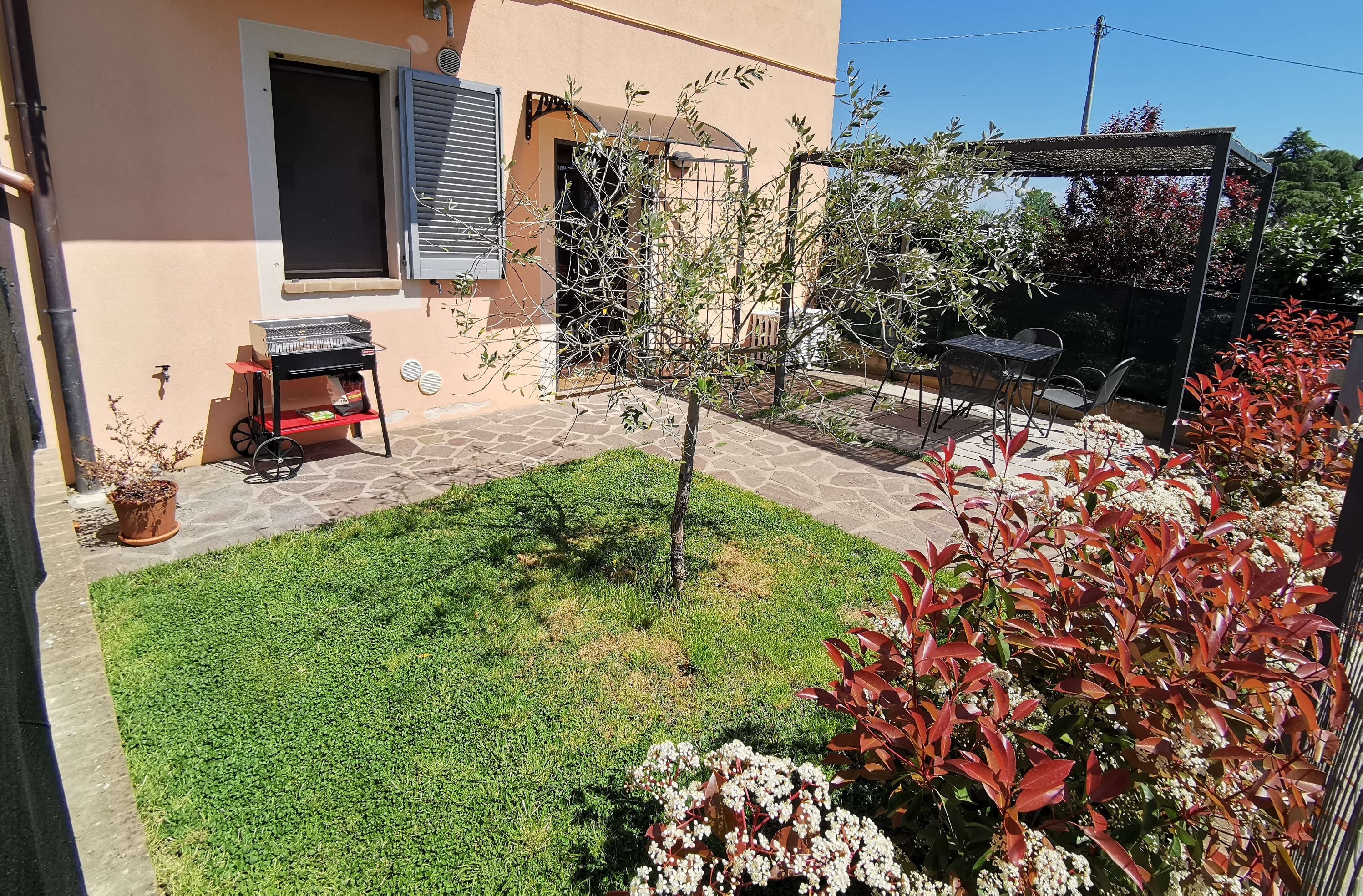 System.Collections.Generic.List`1[BluePillow.Application.SearchEngine.Dto.PhotoDto]?.ElementAt(3)?.Caption