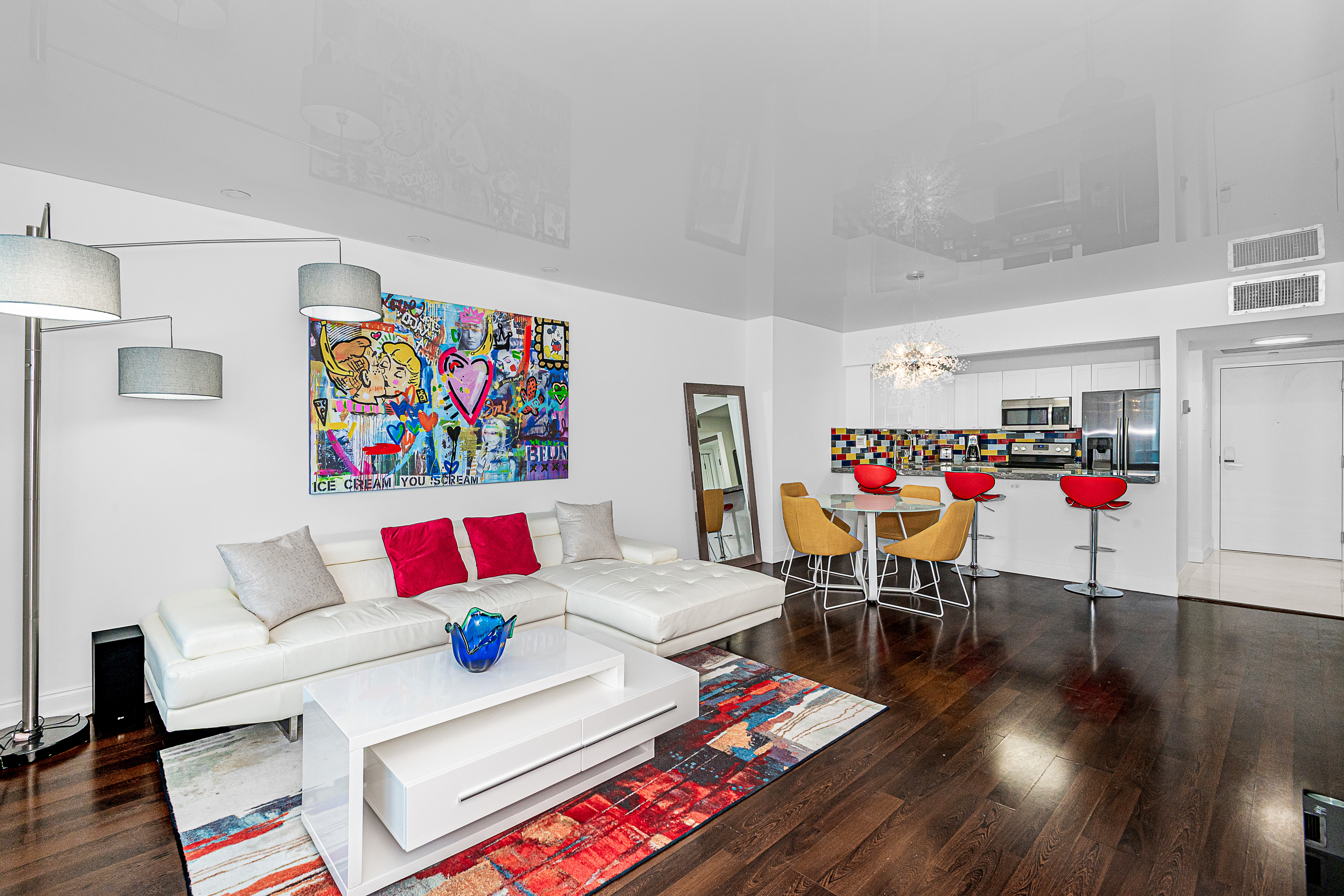 System.Collections.Generic.List`1[BluePillow.Application.SearchEngine.Dto.PhotoDto]?.ElementAt(0)?.Caption