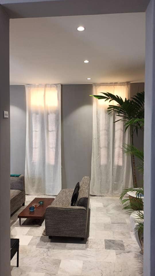 System.Collections.Generic.List`1[BluePillow.Application.SearchEngine.Dto.PhotoDto]?.ElementAt(2)?.Caption