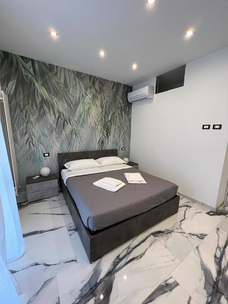 System.Collections.Generic.List`1[BluePillow.Application.SearchEngine.Dto.PhotoDto]?.ElementAt(2)?.Caption