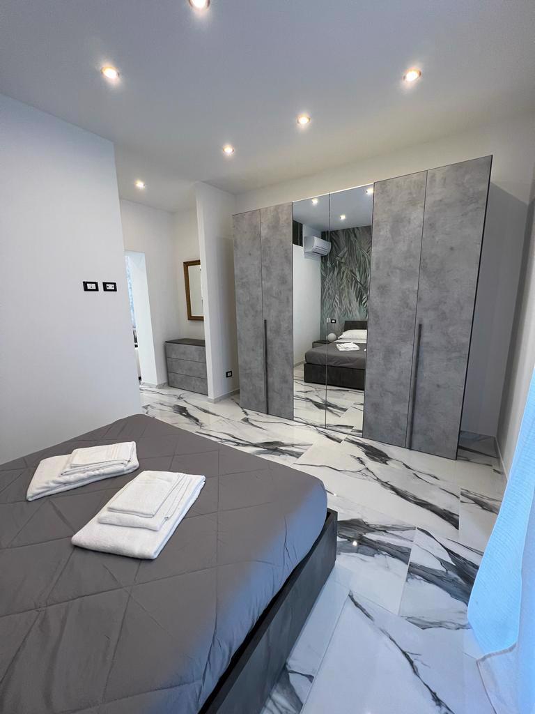 System.Collections.Generic.List`1[BluePillow.Application.SearchEngine.Dto.PhotoDto]?.ElementAt(3)?.Caption