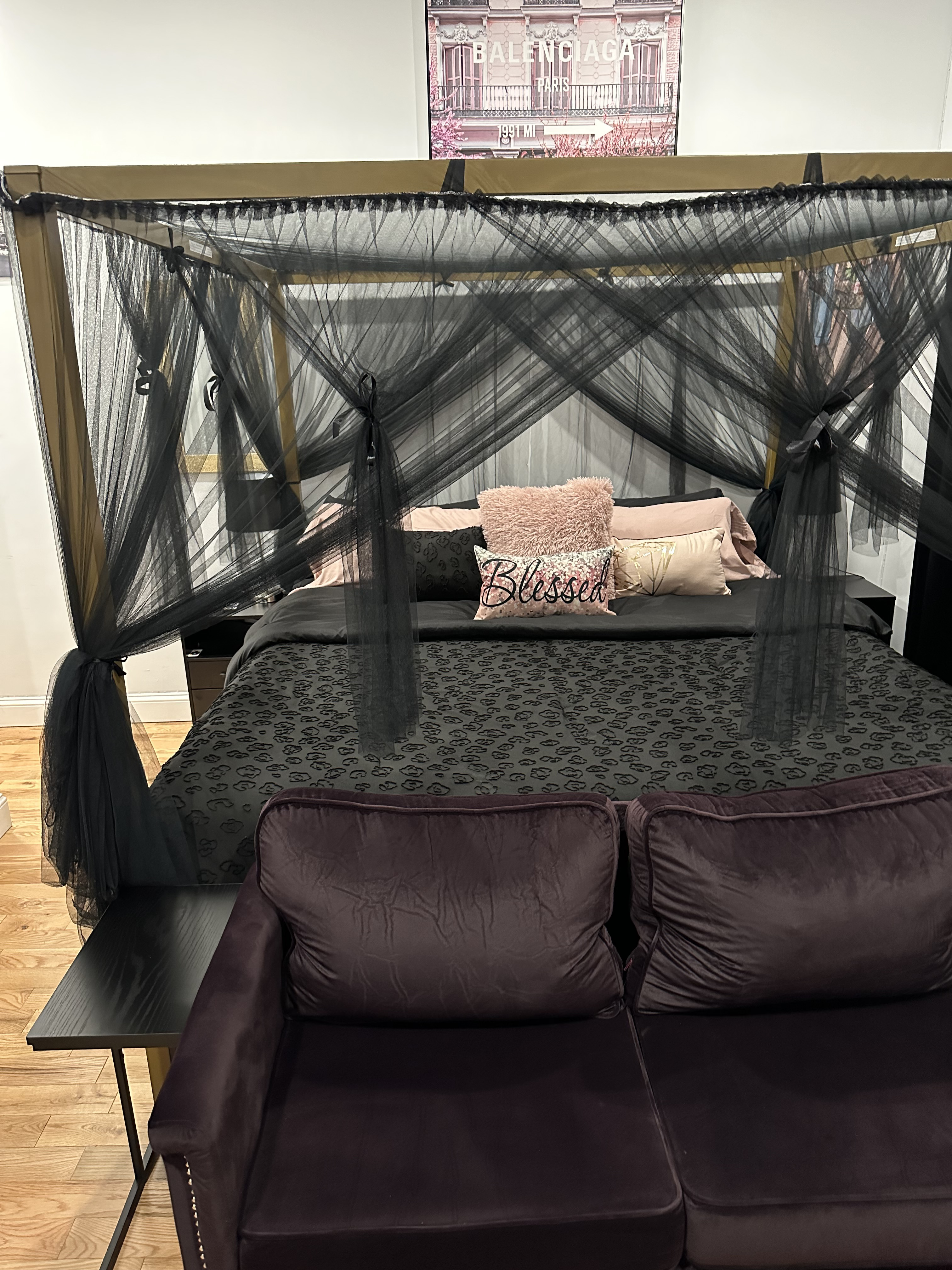 System.Collections.Generic.List`1[BluePillow.Application.SearchEngine.Dto.PhotoDto]?.ElementAt(3)?.Caption