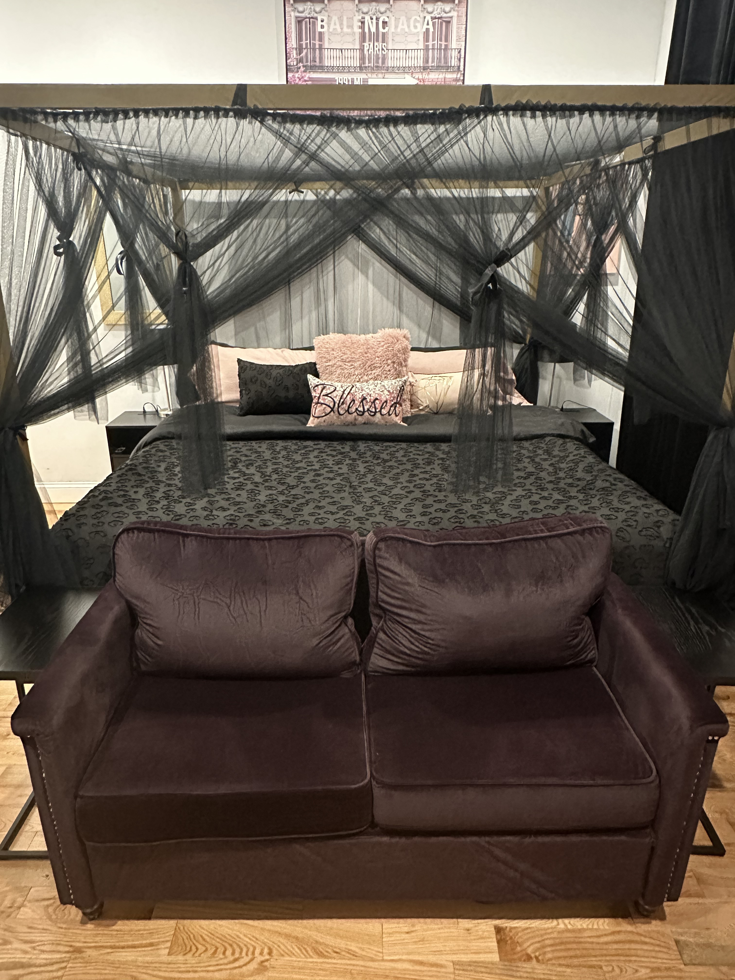 System.Collections.Generic.List`1[BluePillow.Application.SearchEngine.Dto.PhotoDto]?.ElementAt(1)?.Caption