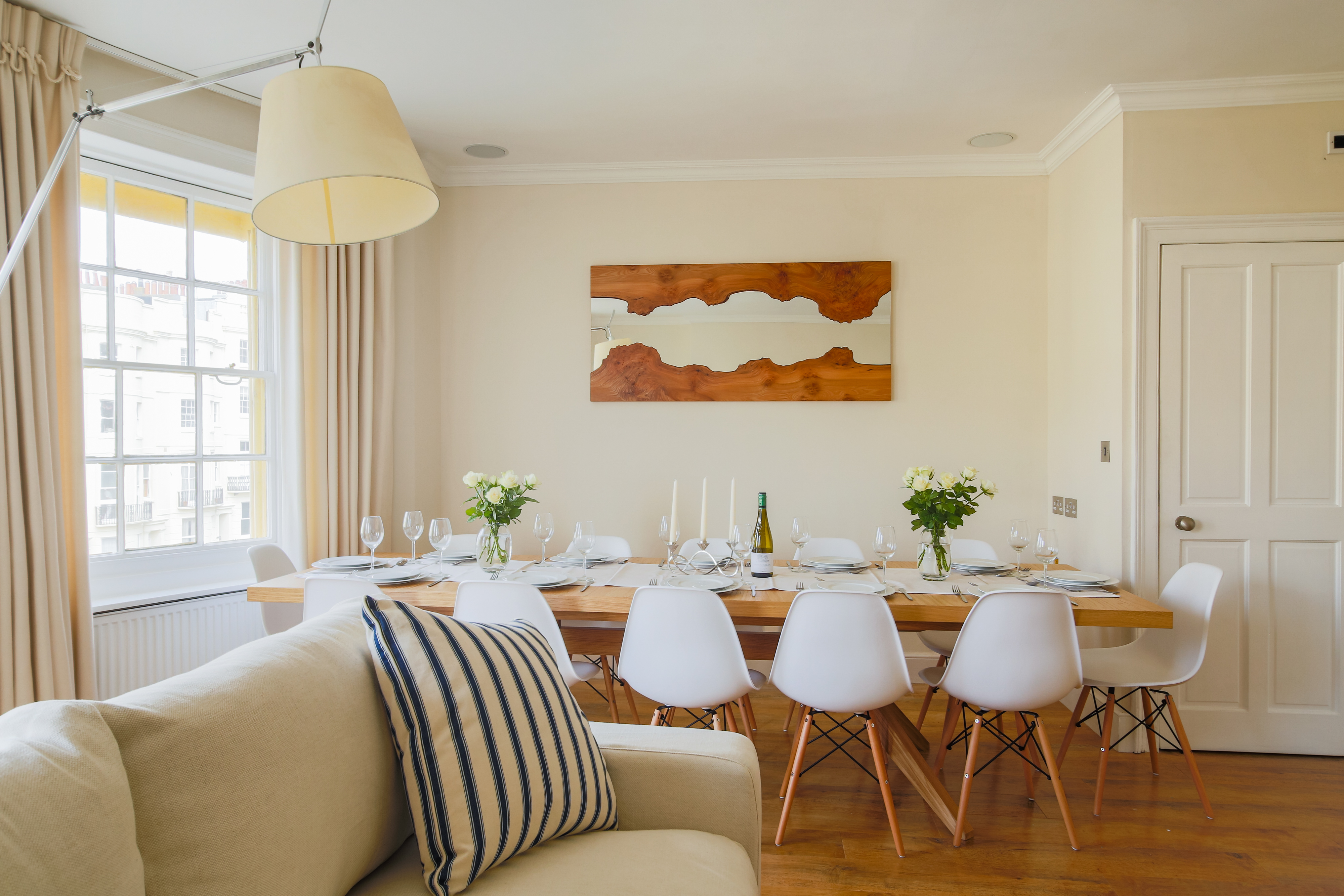 System.Collections.Generic.List`1[BluePillow.Application.SearchEngine.Dto.PhotoDto]?.ElementAt(1)?.Caption