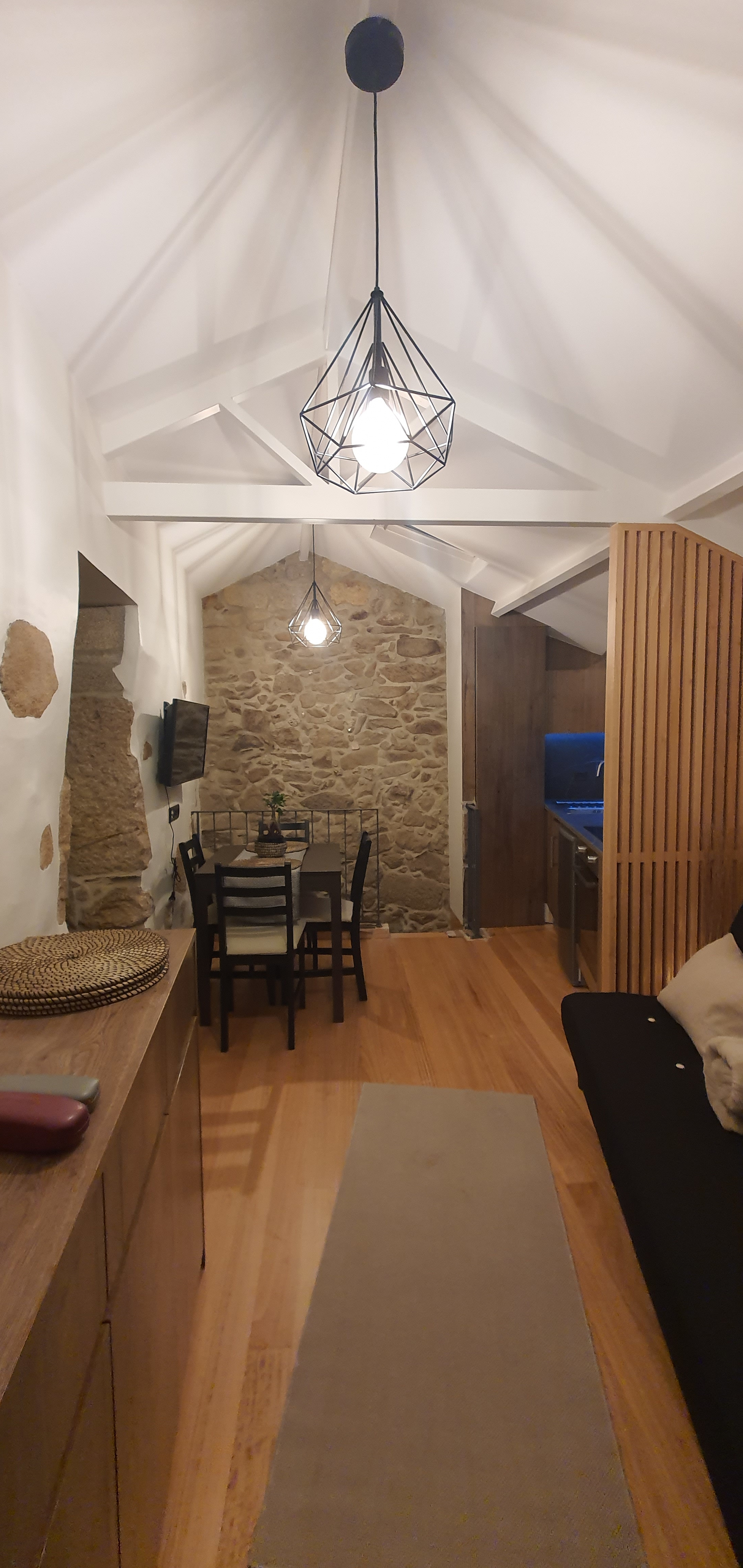 System.Collections.Generic.List`1[BluePillow.Application.SearchEngine.Dto.PhotoDto]?.ElementAt(2)?.Caption