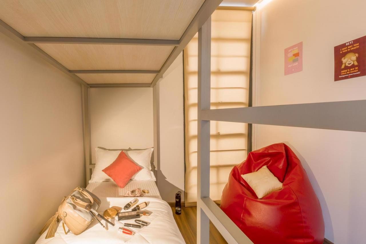 System.Collections.Generic.List`1[BluePillow.Application.SearchEngine.Dto.PhotoDto]?.ElementAt(0)?.Caption