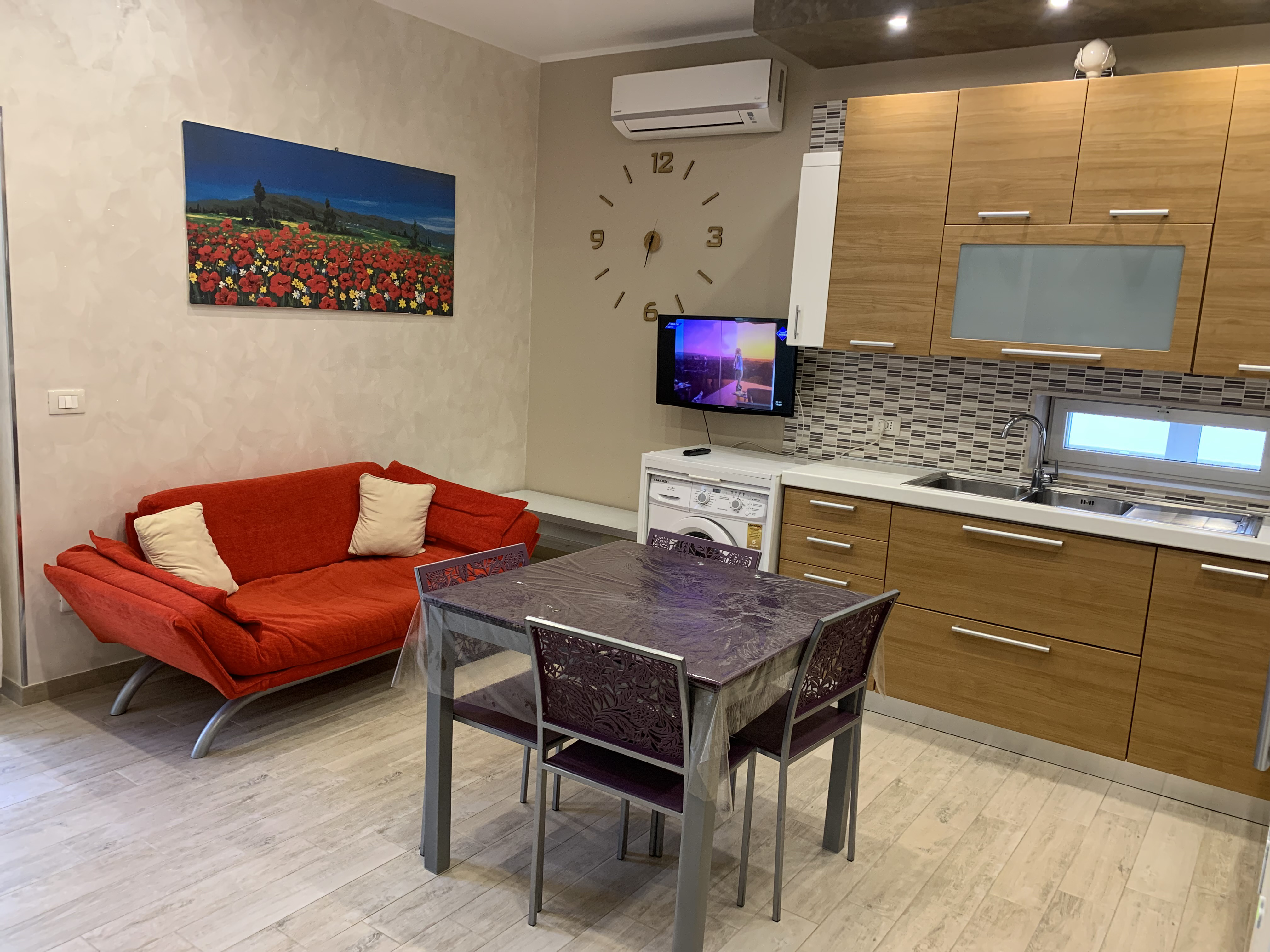 System.Collections.Generic.List`1[BluePillow.Application.SearchEngine.Dto.PhotoDto]?.ElementAt(2)?.Caption