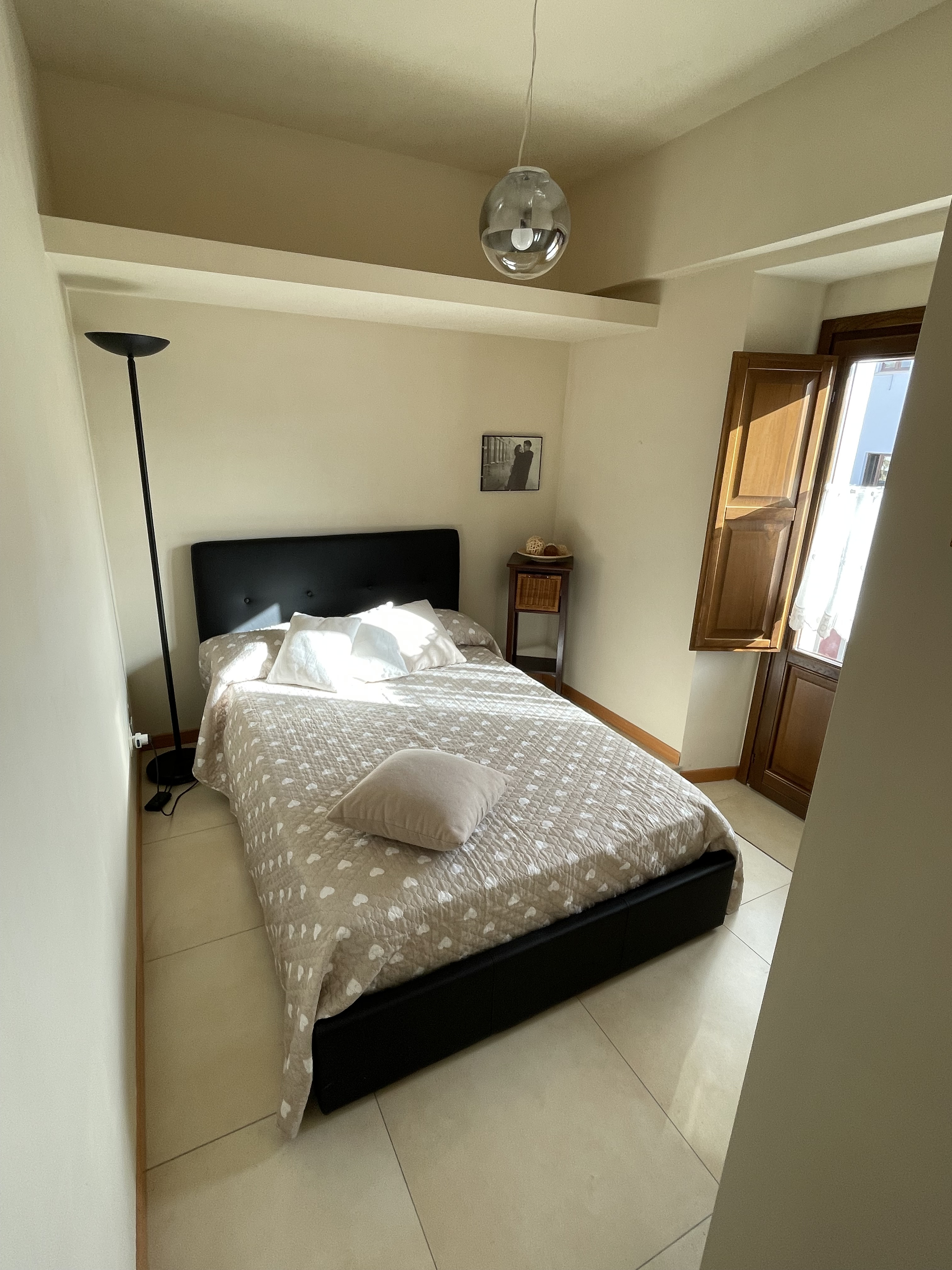 System.Collections.Generic.List`1[BluePillow.Application.SearchEngine.Dto.PhotoDto]?.ElementAt(2)?.Caption