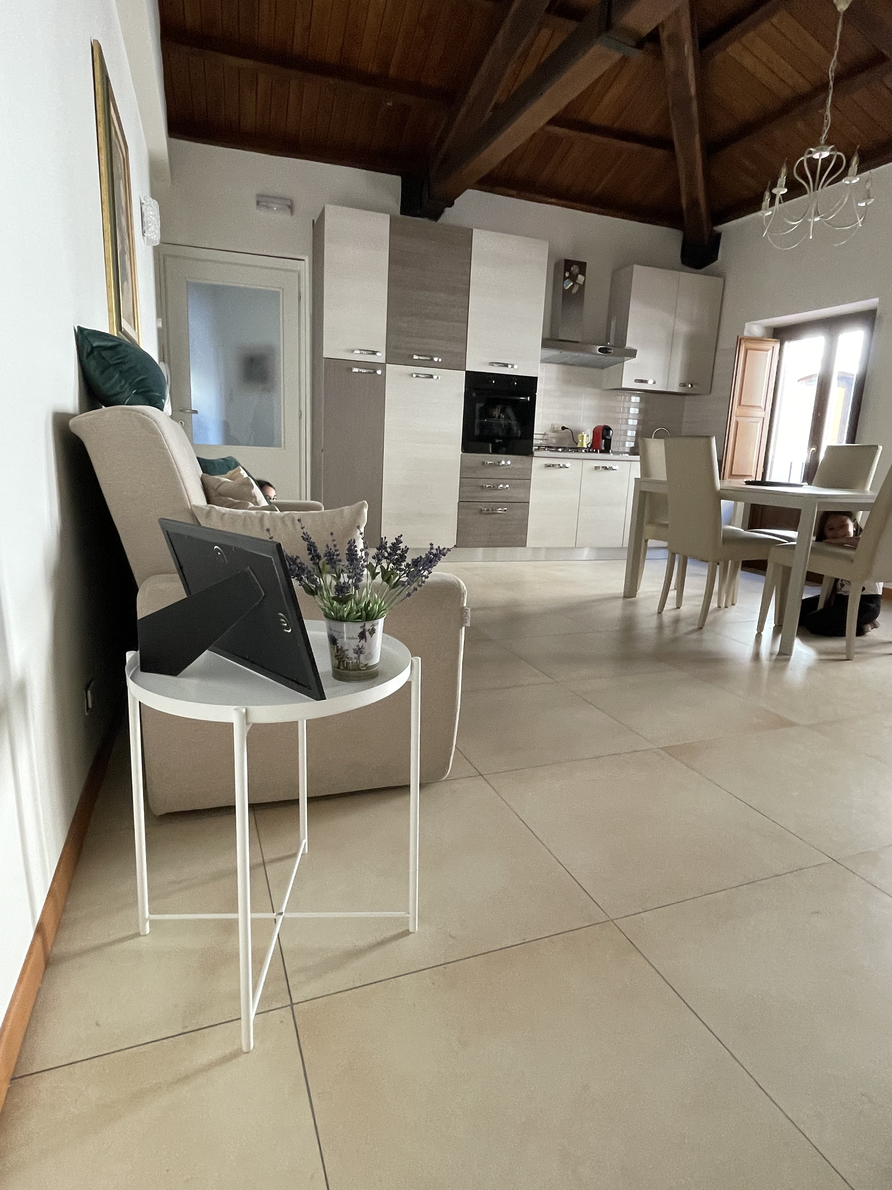 System.Collections.Generic.List`1[BluePillow.Application.SearchEngine.Dto.PhotoDto]?.ElementAt(3)?.Caption