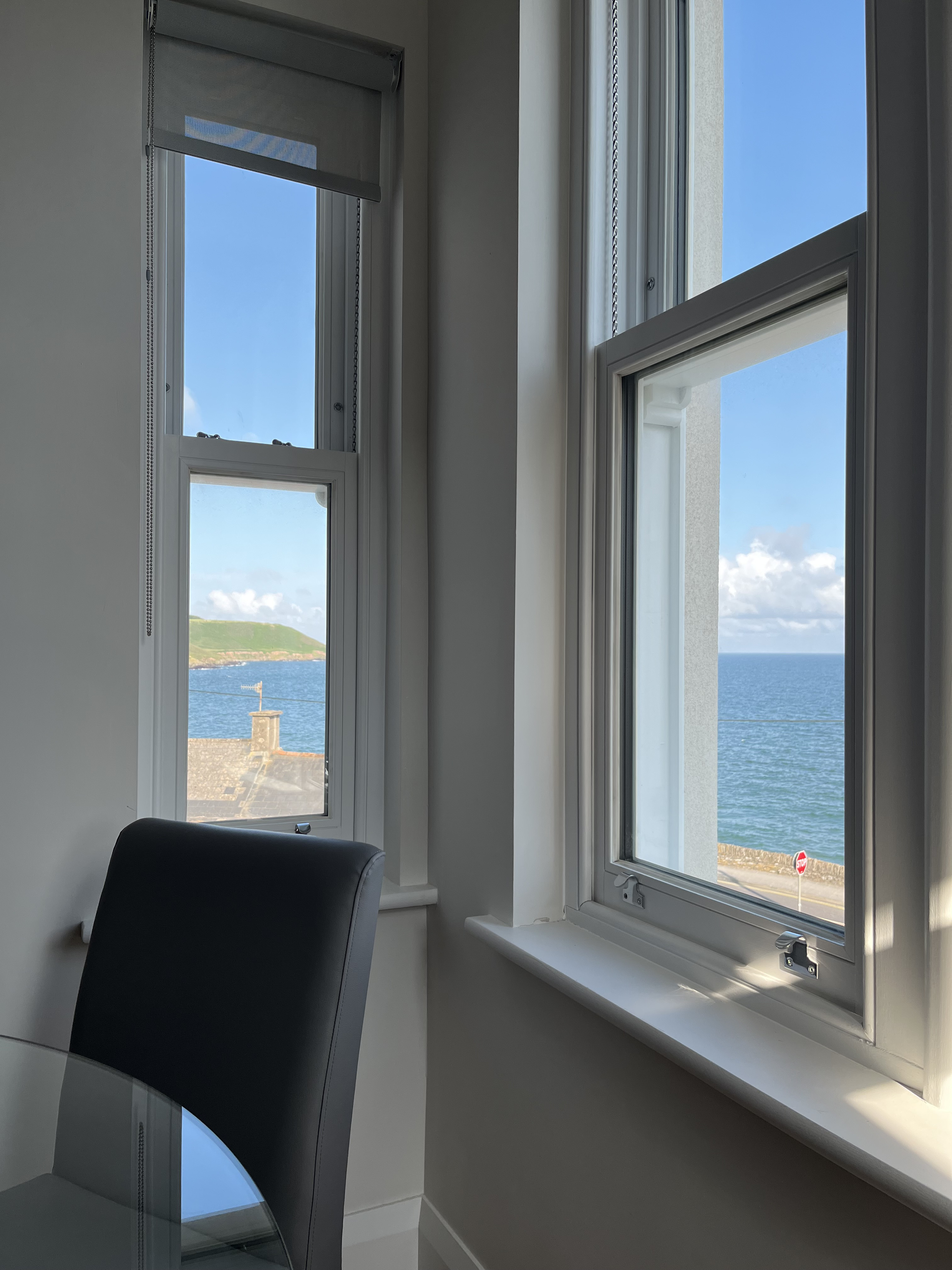 System.Collections.Generic.List`1[BluePillow.Application.SearchEngine.Dto.PhotoDto]?.ElementAt(2)?.Caption