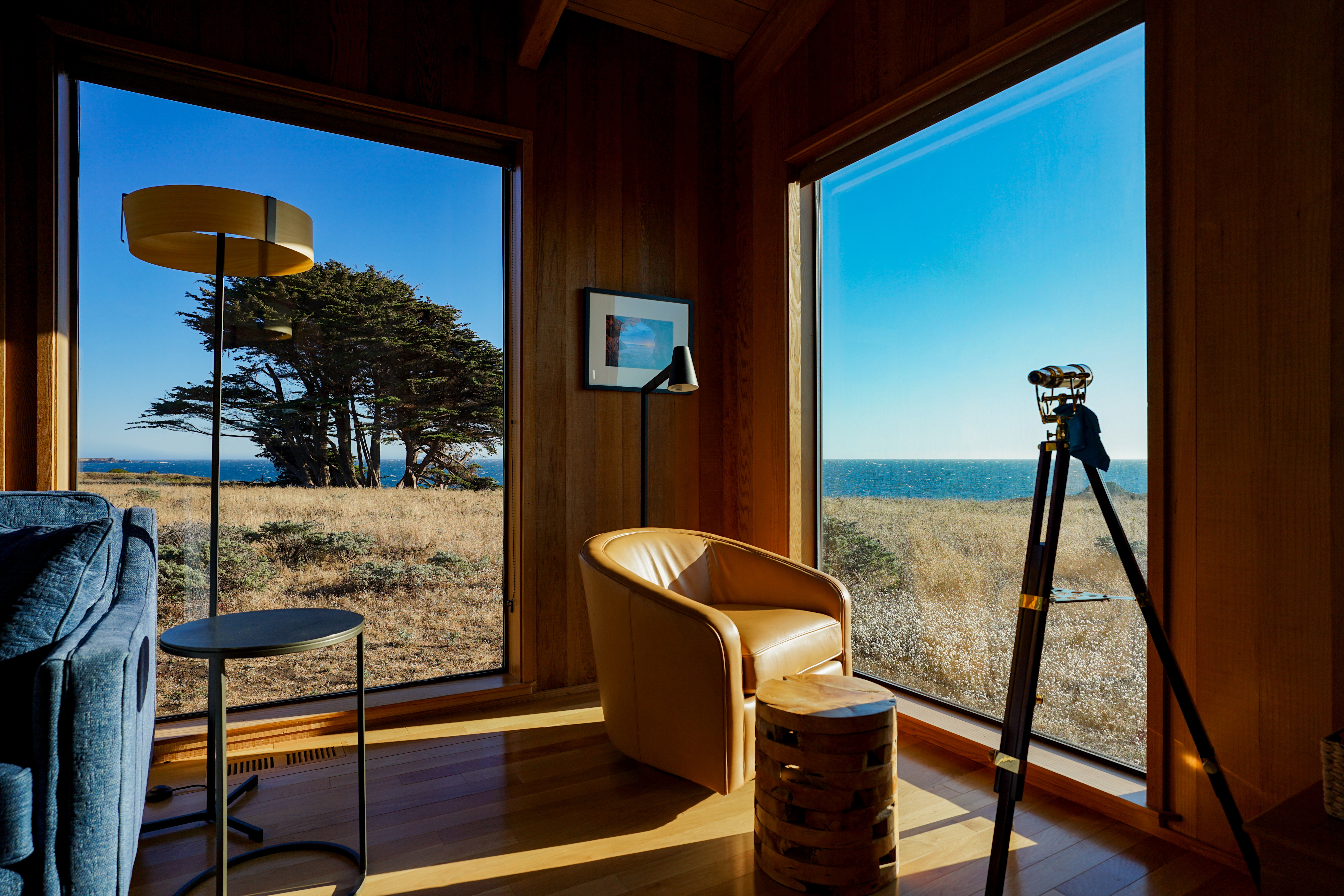 System.Collections.Generic.List`1[BluePillow.Application.SearchEngine.Dto.PhotoDto]?.ElementAt(3)?.Caption