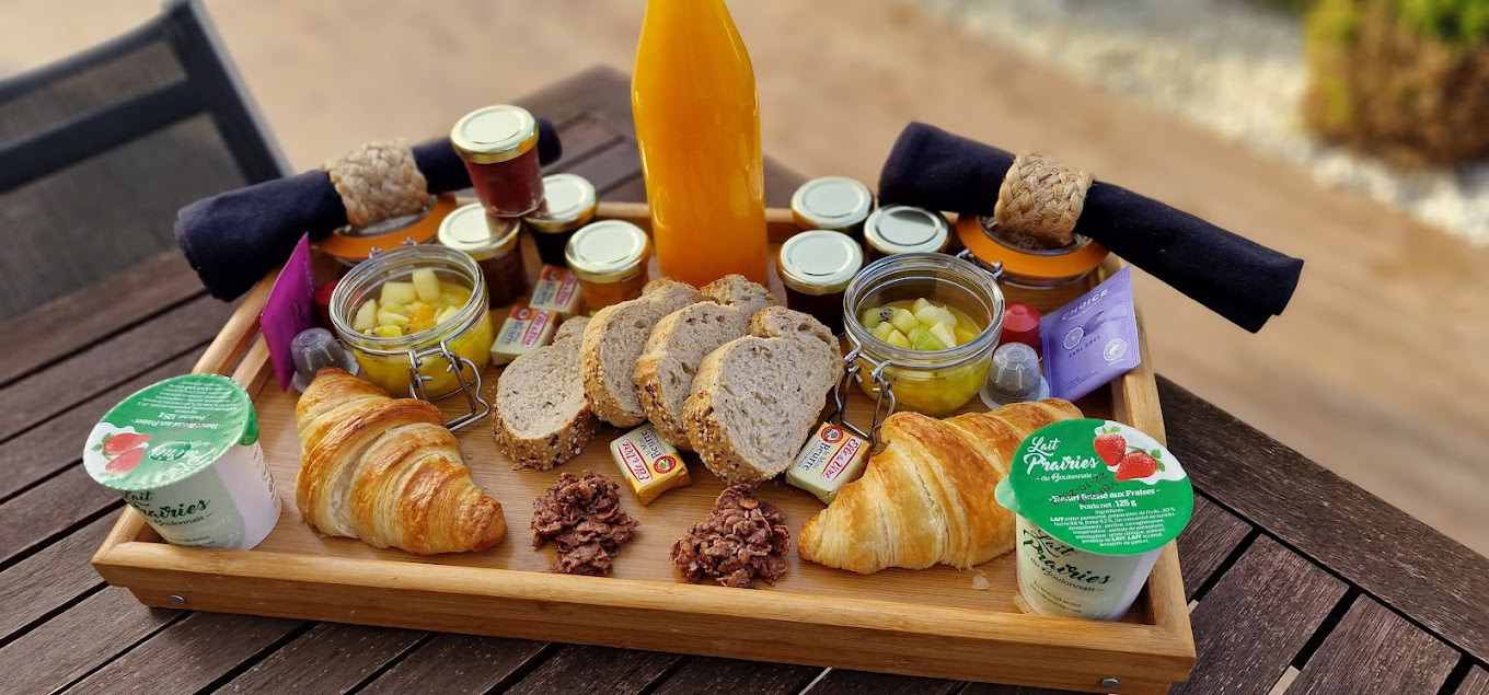 System.Collections.Generic.List`1[BluePillow.Application.SearchEngine.Dto.PhotoDto]?.ElementAt(3)?.Caption