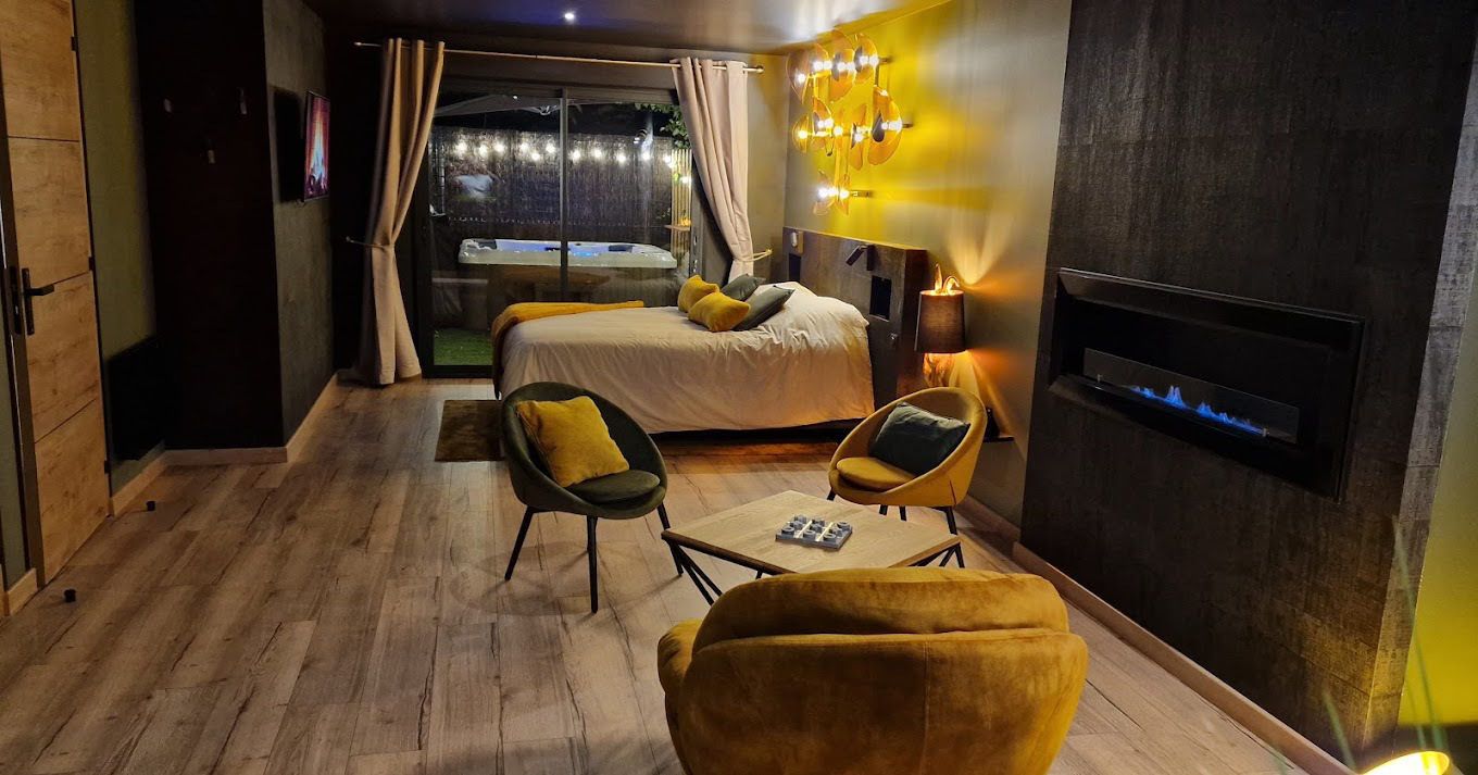 System.Collections.Generic.List`1[BluePillow.Application.SearchEngine.Dto.PhotoDto]?.ElementAt(2)?.Caption