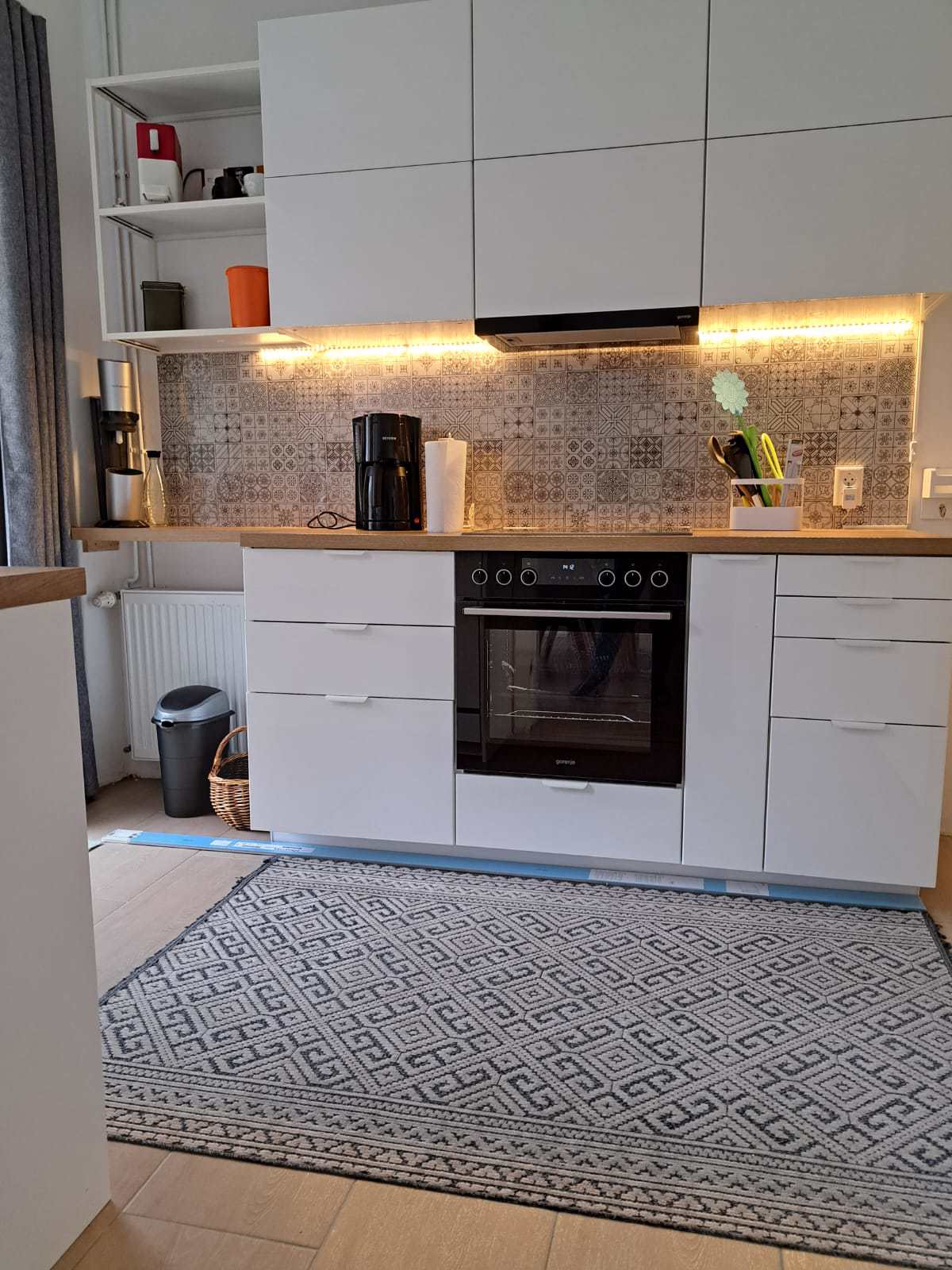 System.Collections.Generic.List`1[BluePillow.Application.SearchEngine.Dto.PhotoDto]?.ElementAt(2)?.Caption