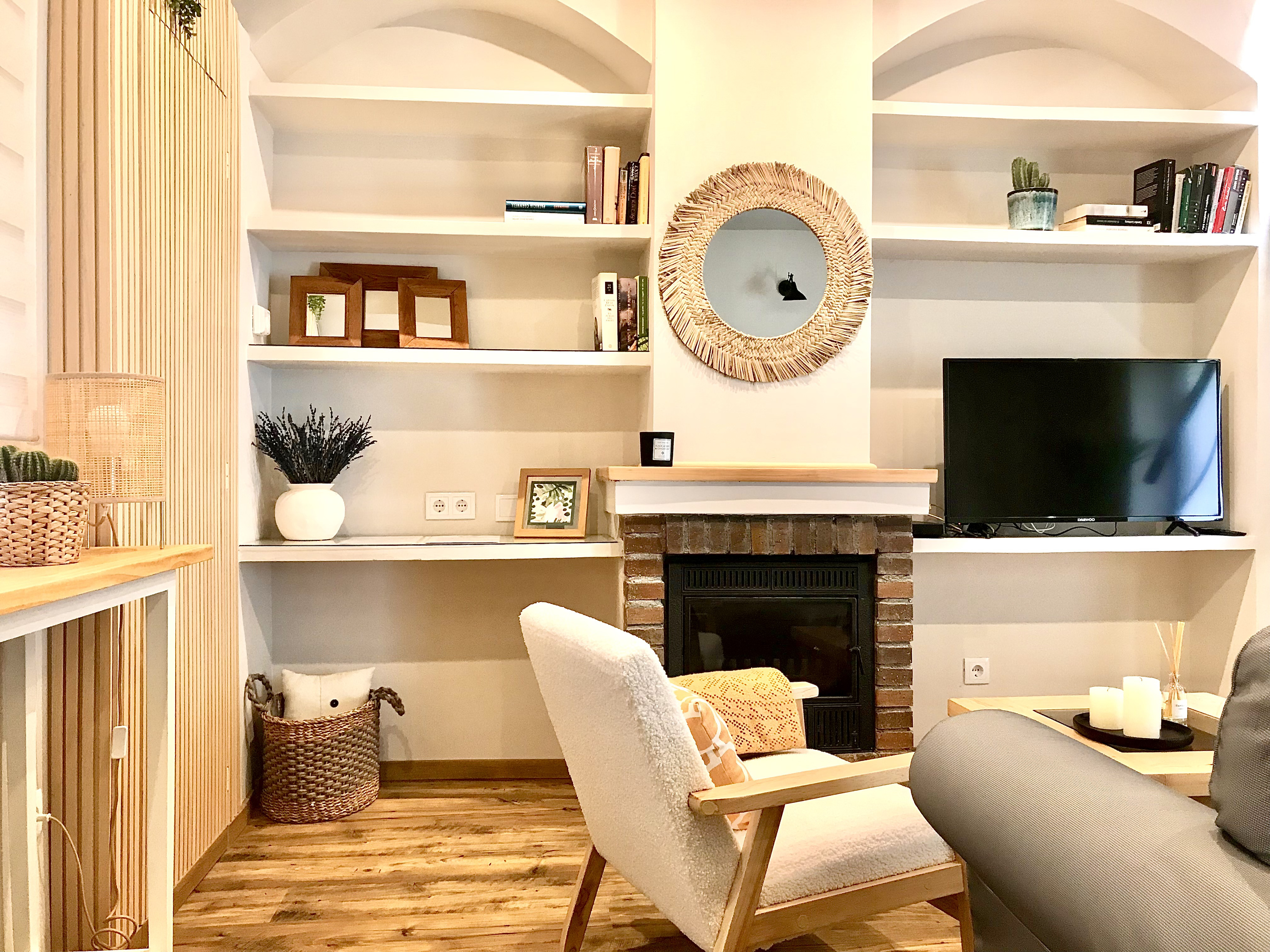 System.Collections.Generic.List`1[BluePillow.Application.SearchEngine.Dto.PhotoDto]?.ElementAt(0)?.Caption