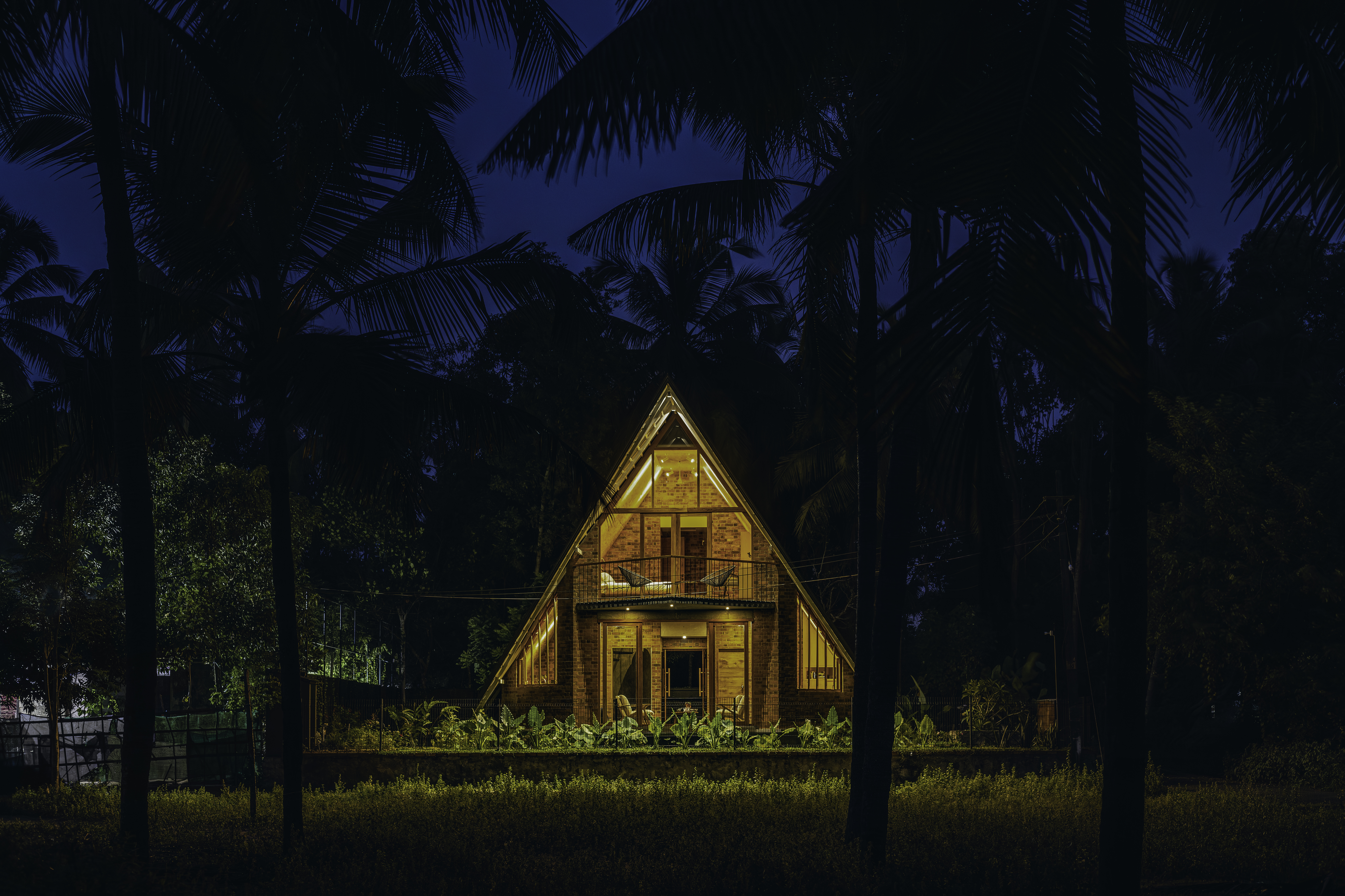 System.Collections.Generic.List`1[BluePillow.Application.SearchEngine.Dto.PhotoDto]?.ElementAt(0)?.Caption