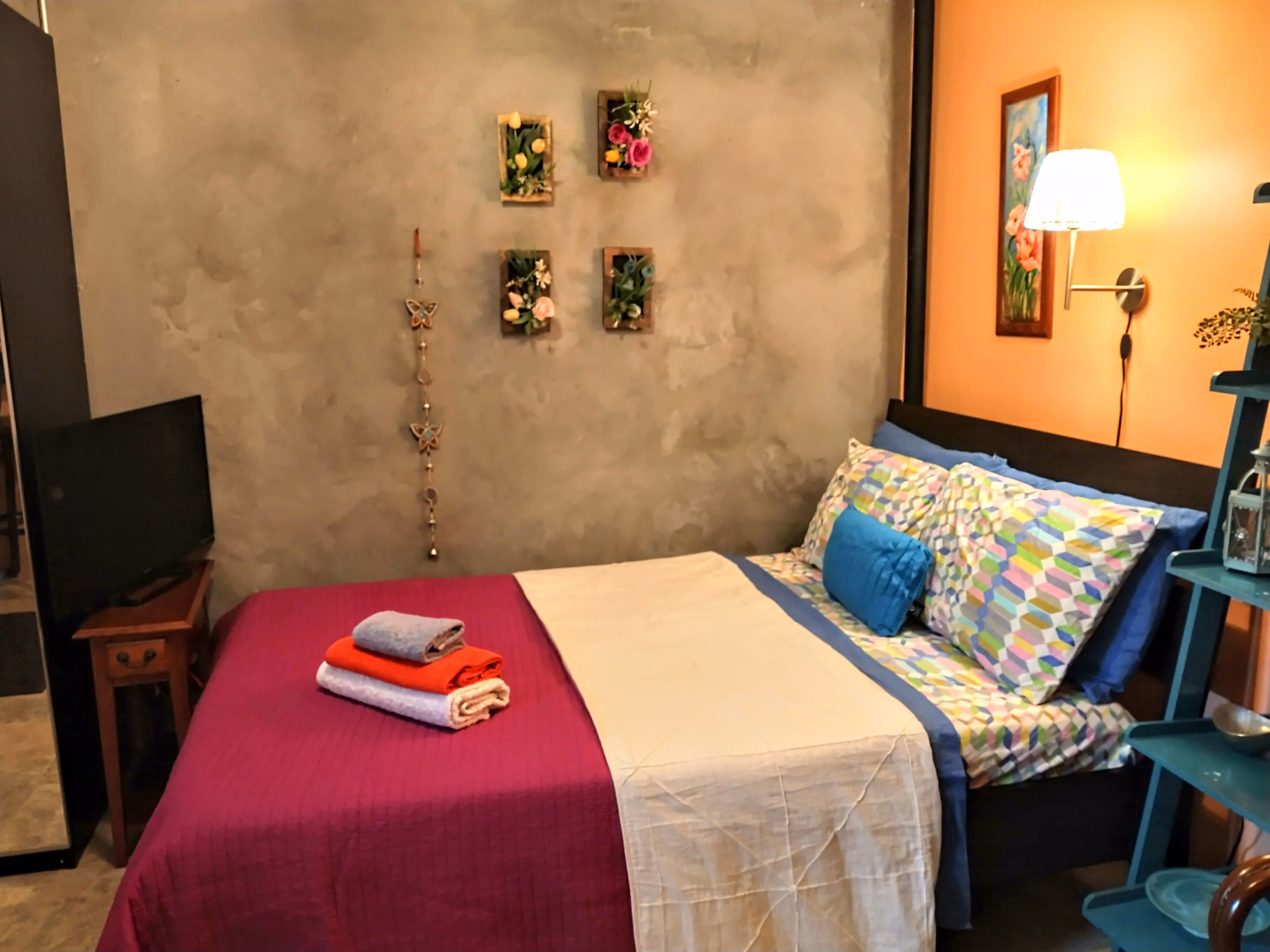 System.Collections.Generic.List`1[BluePillow.Application.SearchEngine.Dto.PhotoDto]?.ElementAt(0)?.Caption