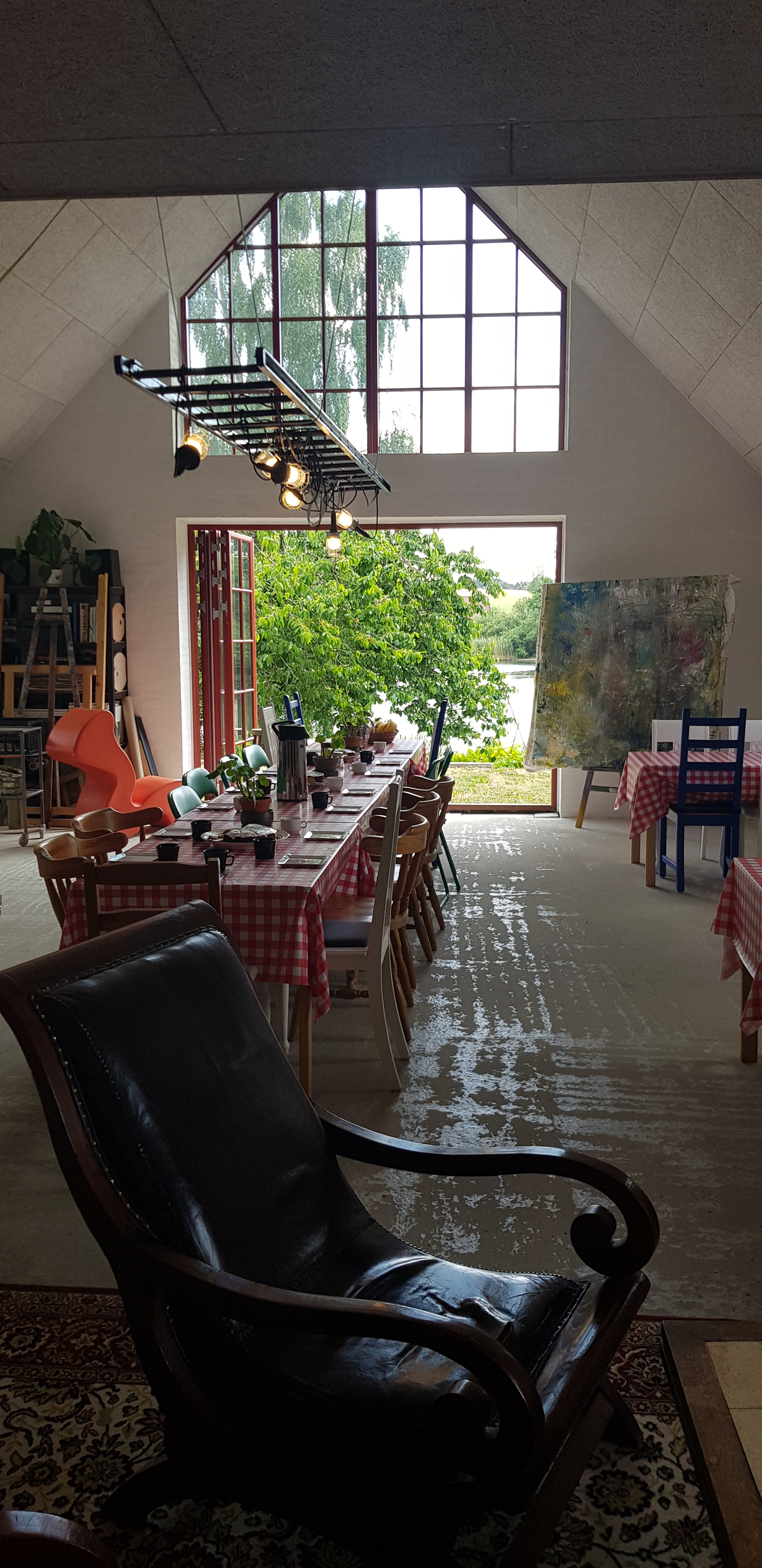 System.Collections.Generic.List`1[BluePillow.Application.SearchEngine.Dto.PhotoDto]?.ElementAt(0)?.Caption