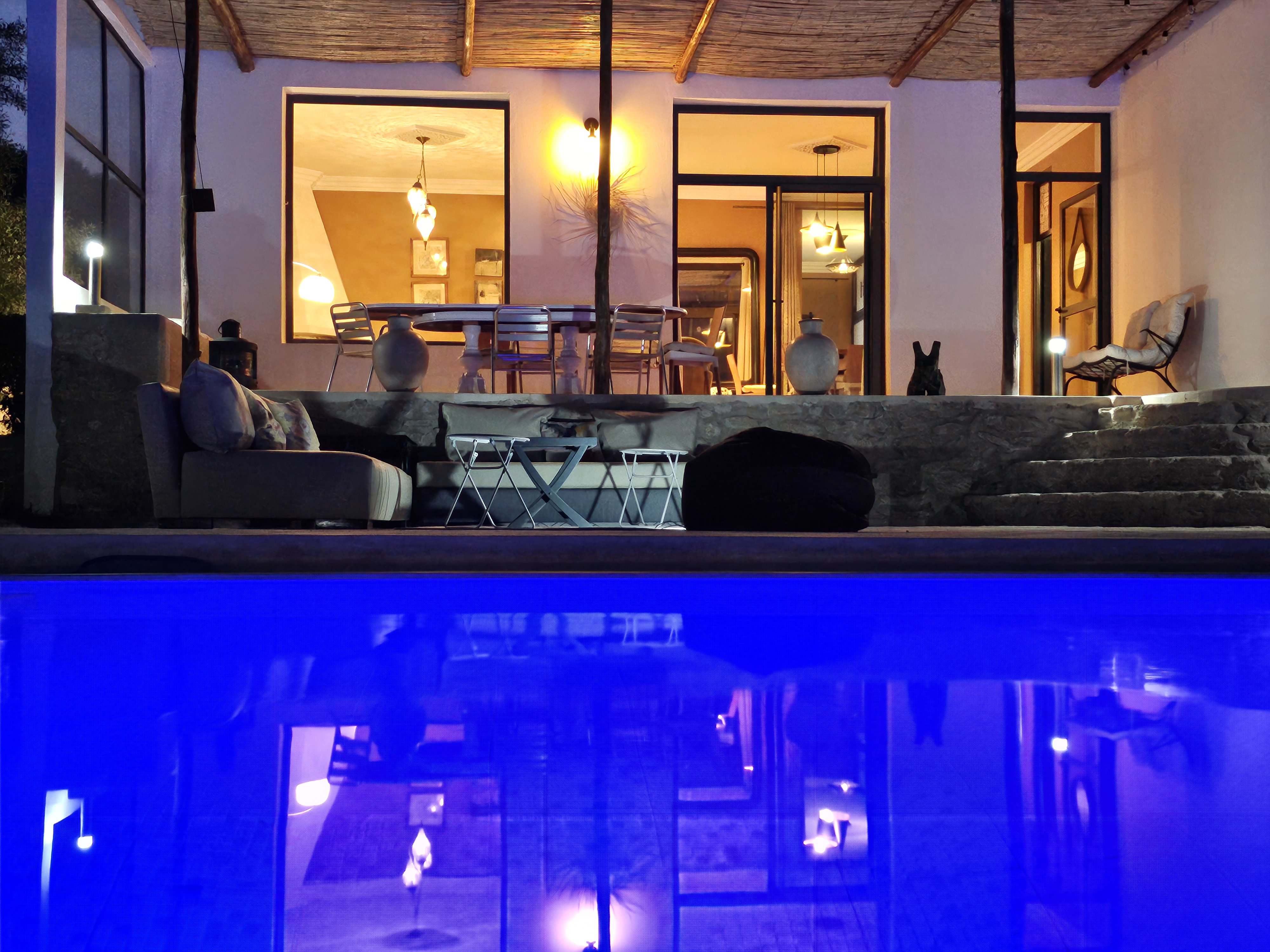 System.Collections.Generic.List`1[BluePillow.Application.SearchEngine.Dto.PhotoDto]?.ElementAt(3)?.Caption