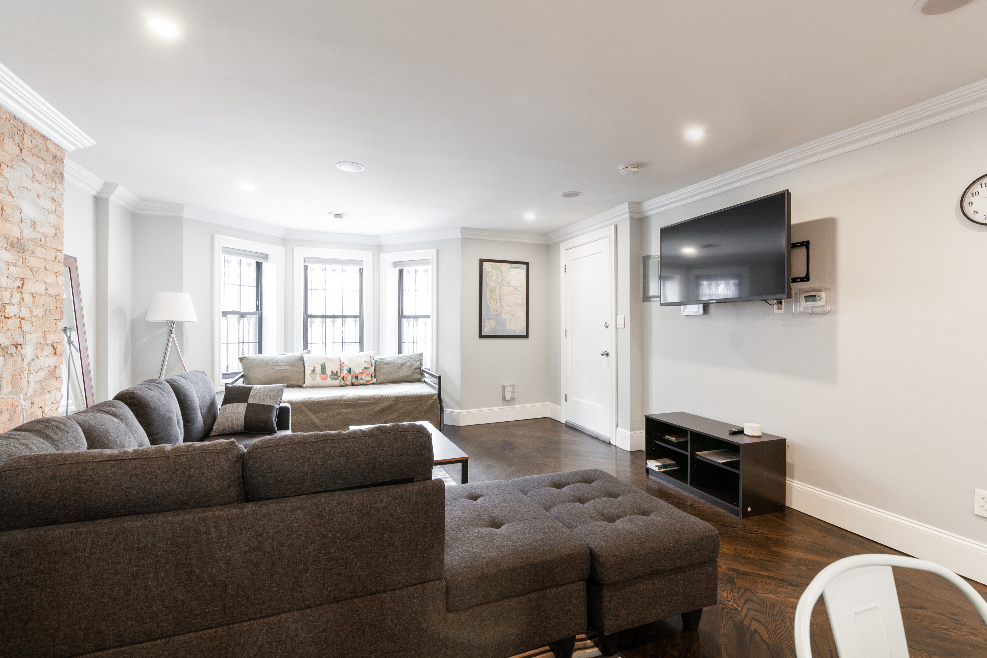 System.Collections.Generic.List`1[BluePillow.Application.SearchEngine.Dto.PhotoDto]?.ElementAt(2)?.Caption