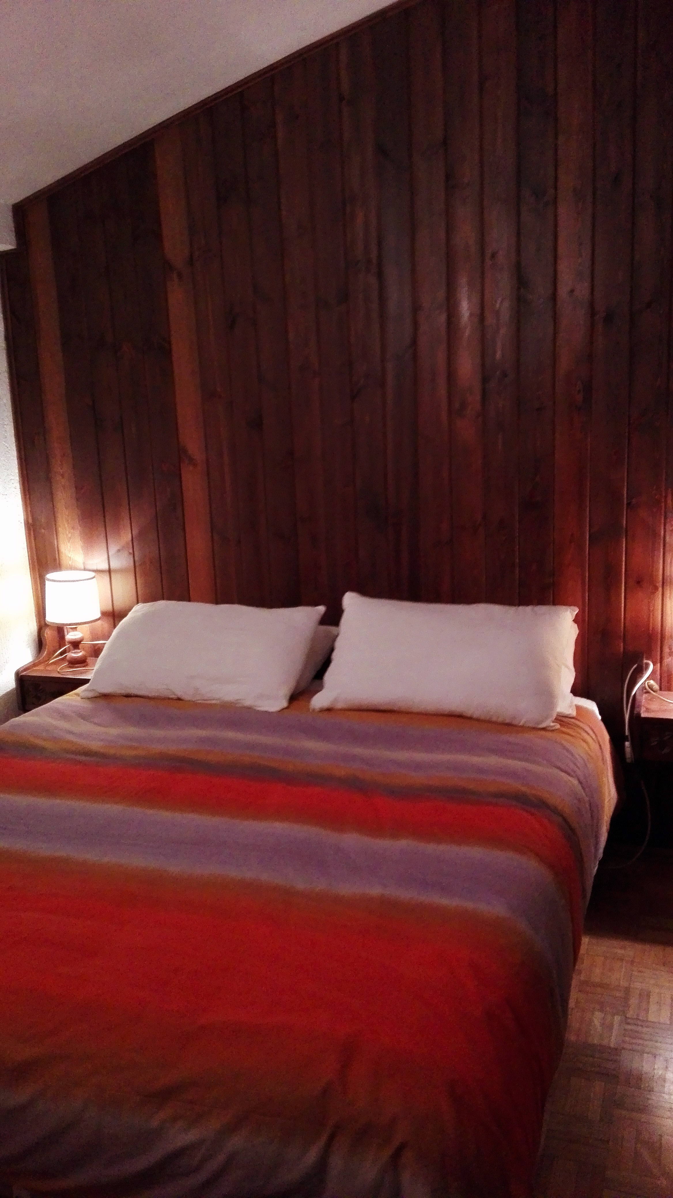 System.Collections.Generic.List`1[BluePillow.Application.SearchEngine.Dto.PhotoDto]?.ElementAt(2)?.Caption