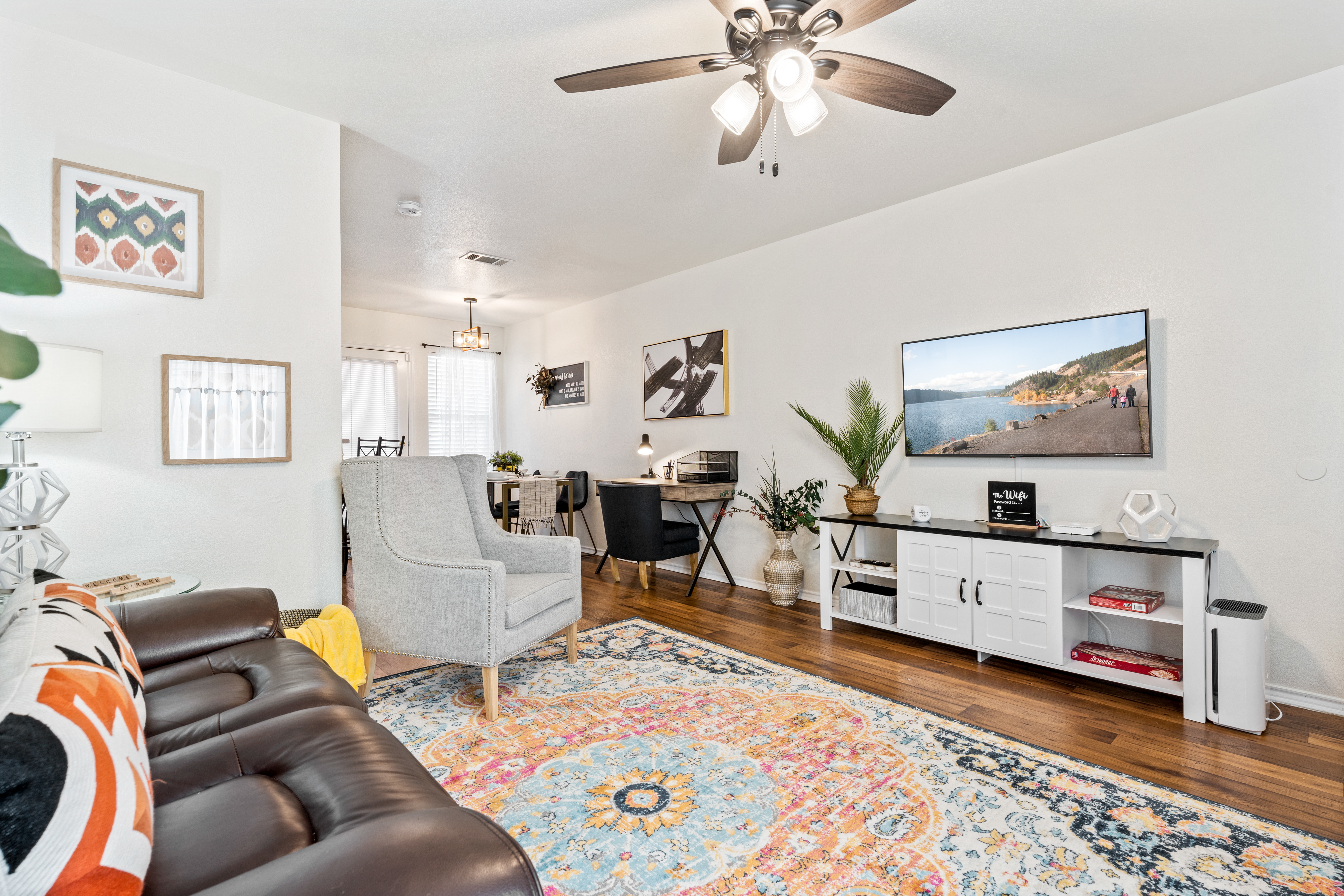 System.Collections.Generic.List`1[BluePillow.Application.SearchEngine.Dto.PhotoDto]?.ElementAt(2)?.Caption