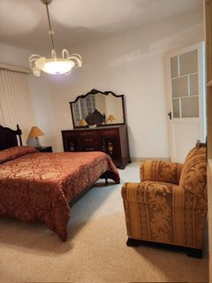 System.Collections.Generic.List`1[BluePillow.Application.SearchEngine.Dto.PhotoDto]?.ElementAt(3)?.Caption