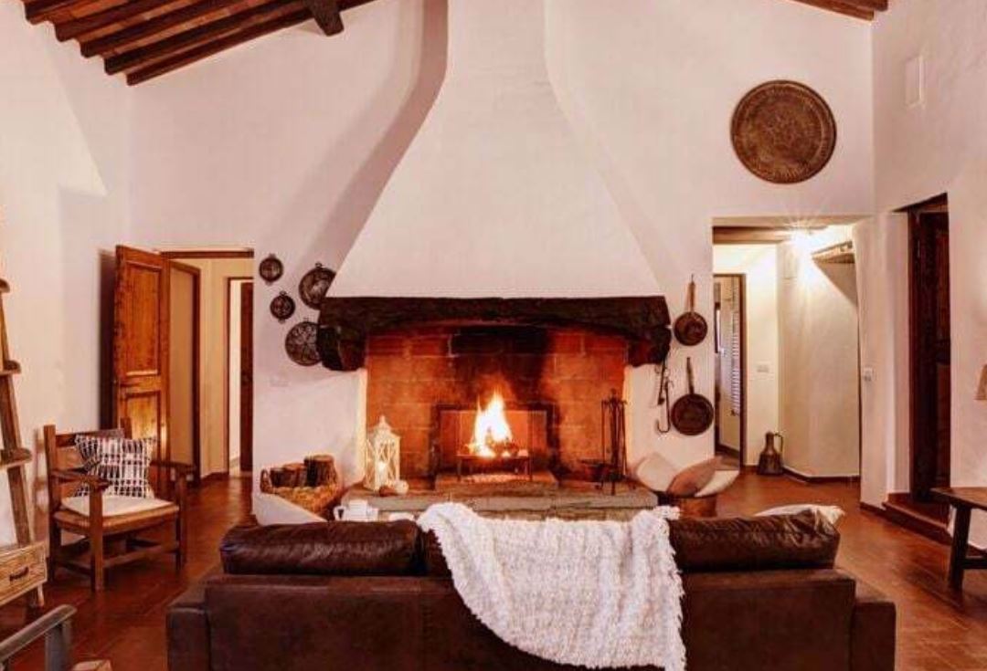 System.Collections.Generic.List`1[BluePillow.Application.SearchEngine.Dto.PhotoDto]?.ElementAt(0)?.Caption