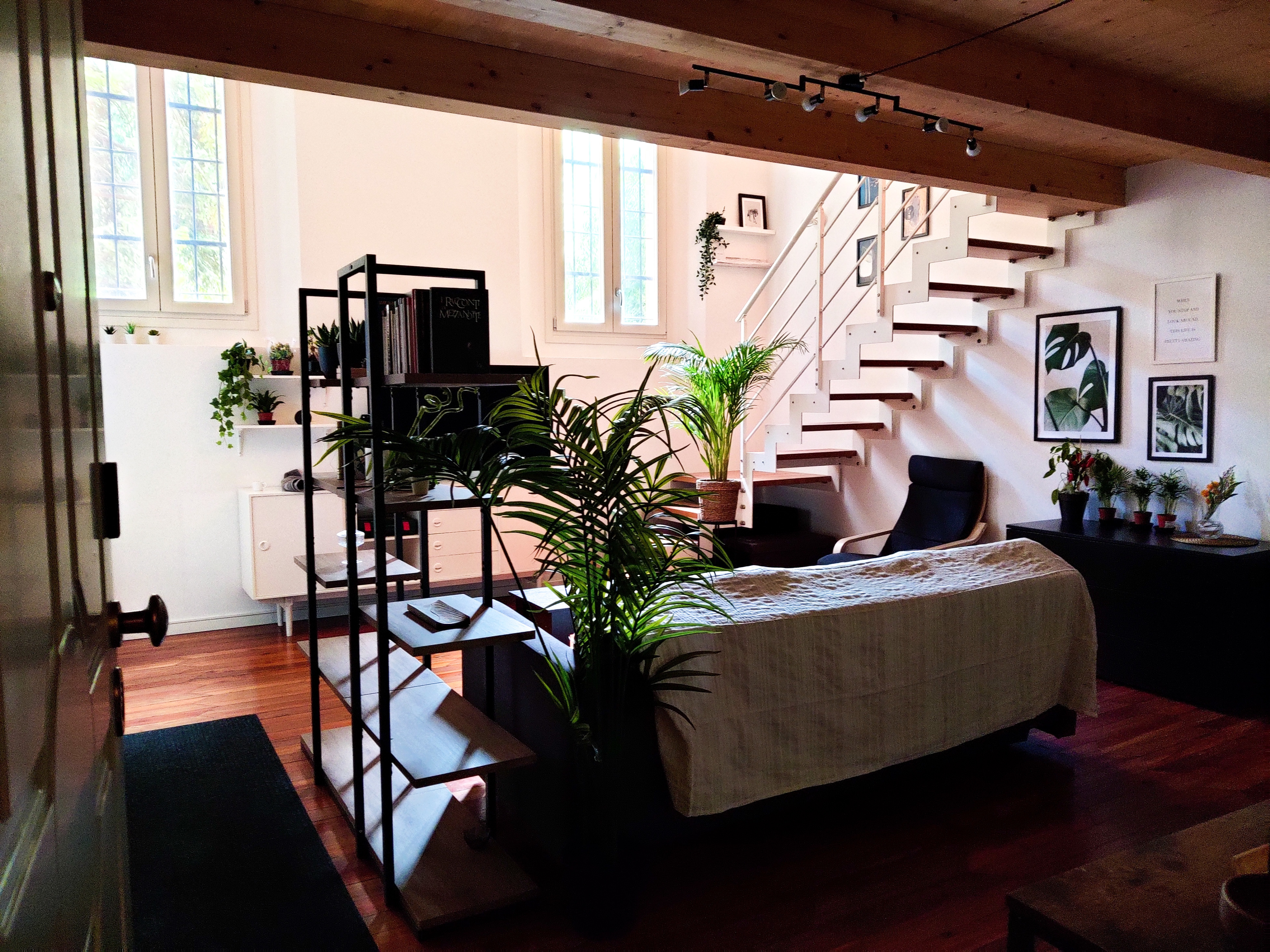 System.Collections.Generic.List`1[BluePillow.Application.SearchEngine.Dto.PhotoDto]?.ElementAt(3)?.Caption