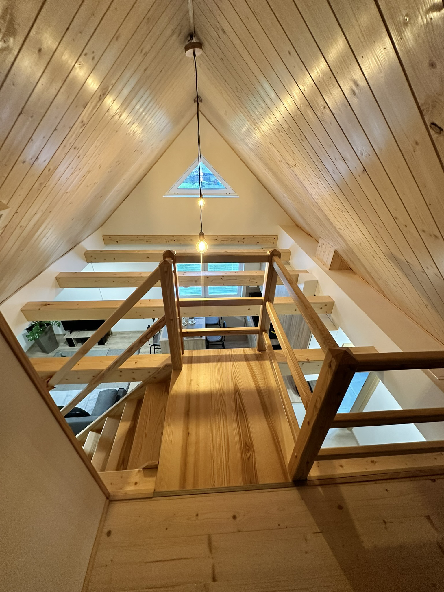 System.Collections.Generic.List`1[BluePillow.Application.SearchEngine.Dto.PhotoDto]?.ElementAt(3)?.Caption